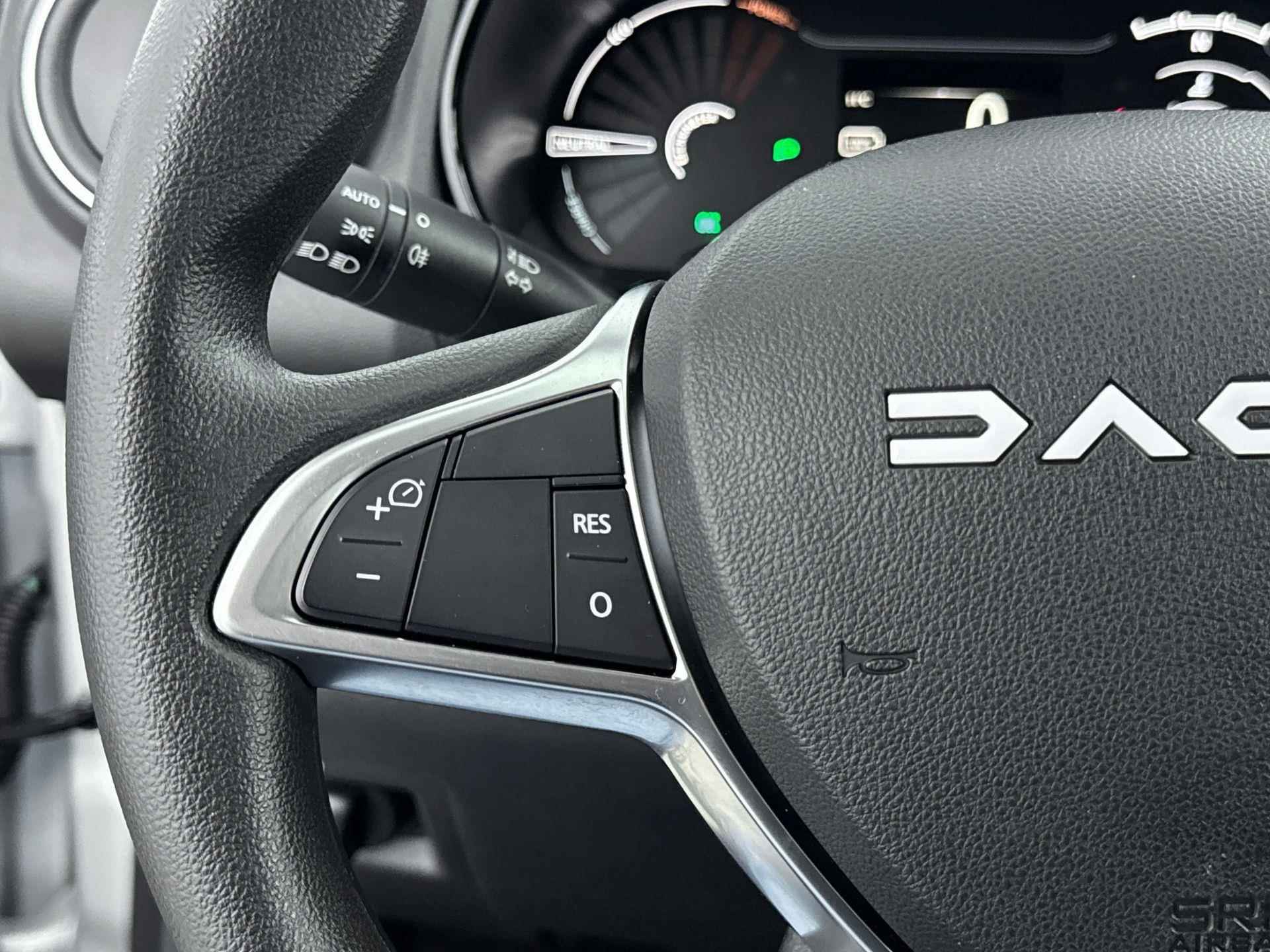 Dacia Spring Expression 27 kWh | €13400,- na subsidie! | DC-lader | Facelift | All Season banden | Navigatie | Camera | Parkeersensoren | - 20/32