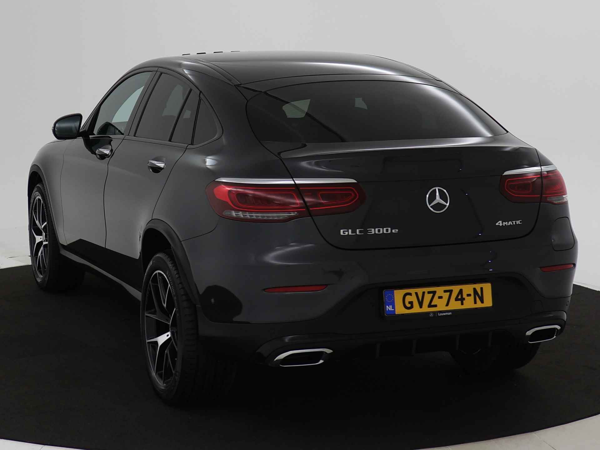 Mercedes-Benz GLC Coupé 300 e AMG Plug-In Hybride | Schuifdak | Memory Stoelen | 360 Camera | Inclusief 24 maanden MB Certified garantie voor Europa. - 17/44