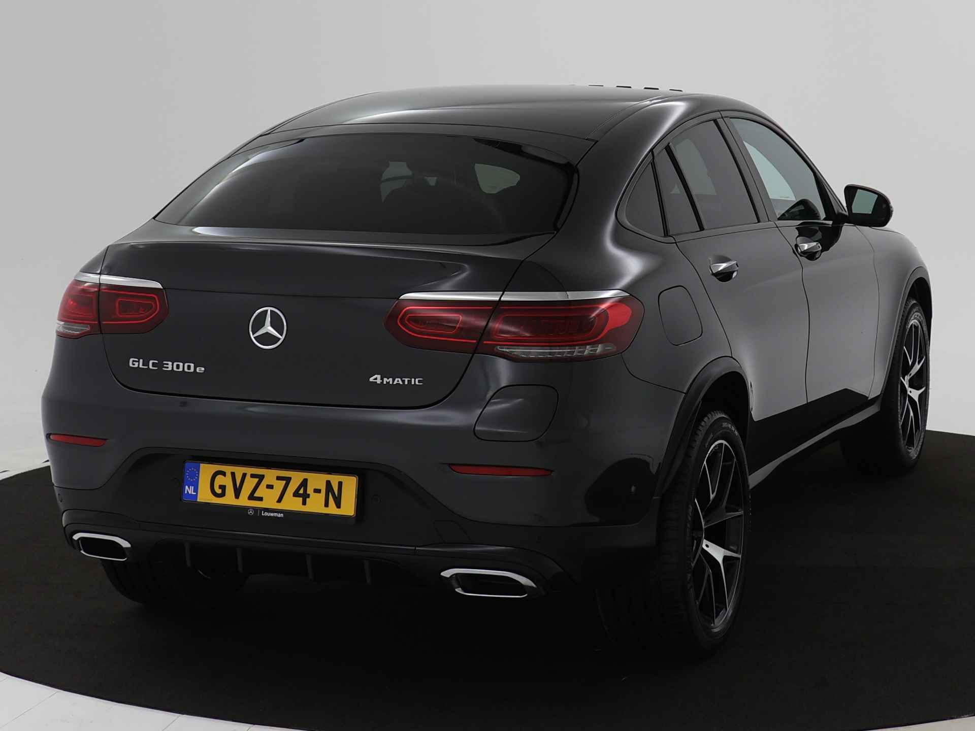 Mercedes-Benz GLC Coupé 300 e AMG Plug-In Hybride | Schuifdak | Memory Stoelen | 360 Camera | Inclusief 24 maanden MB Certified garantie voor Europa. - 18/44