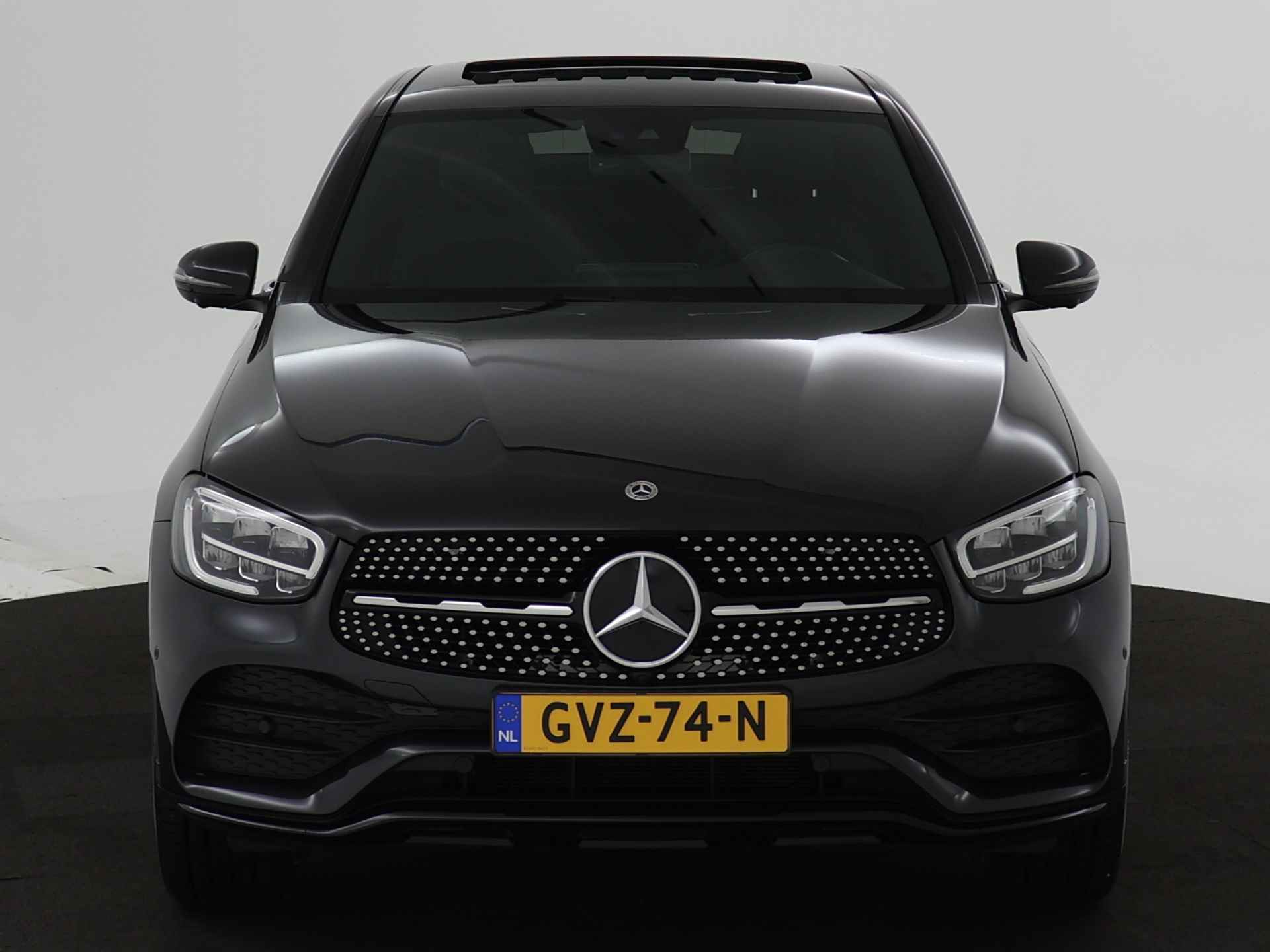 Mercedes-Benz GLC Coupé 300 e AMG Plug-In Hybride | Schuifdak | Memory Stoelen | 360 Camera | Inclusief 24 maanden MB Certified garantie voor Europa. - 28/44