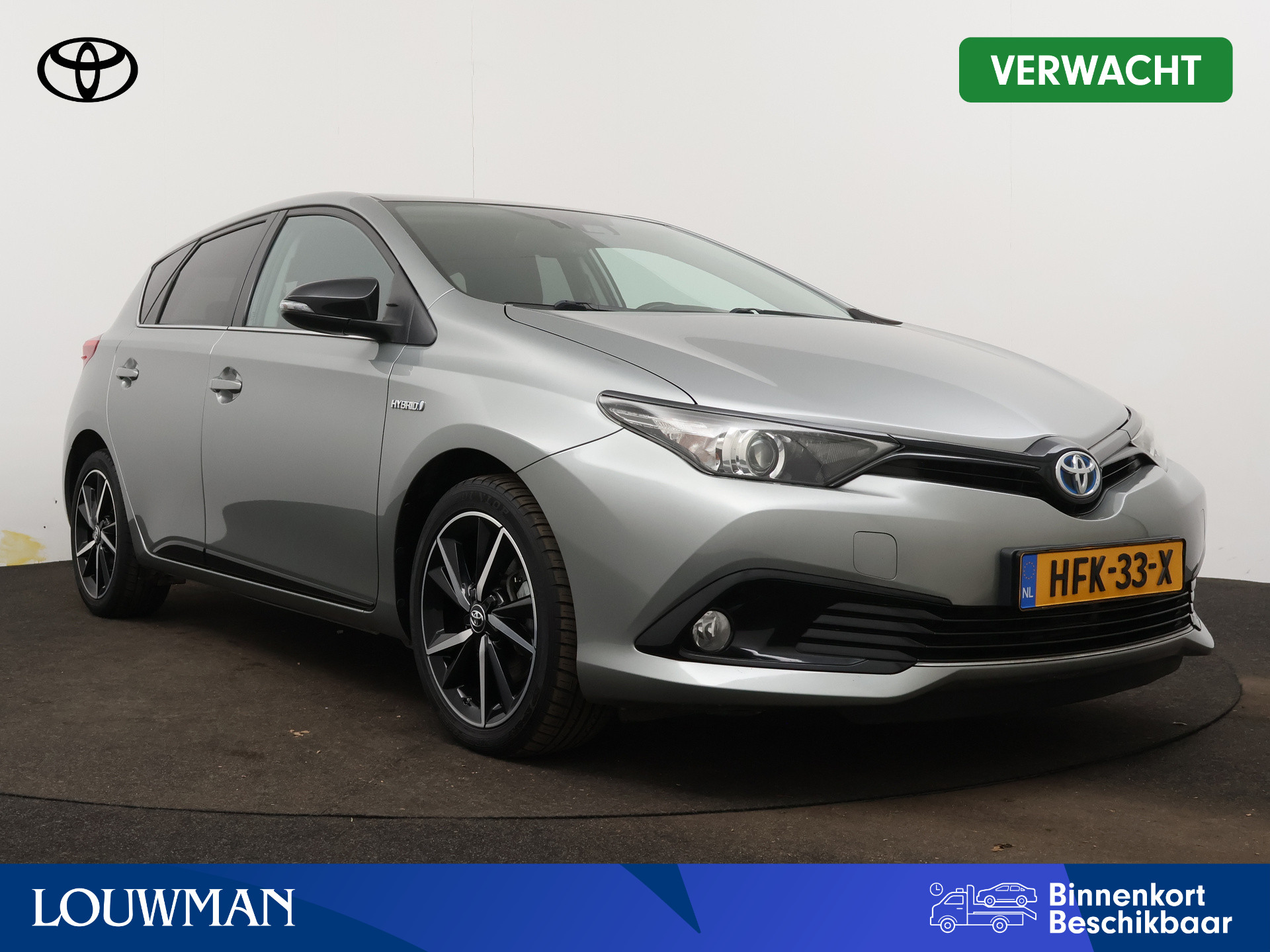 Toyota Auris 1.8 Hybrid Black edition | 17 inch LM velgen | Navigatie | Camera | Stoelverwarming | Cruise Control |