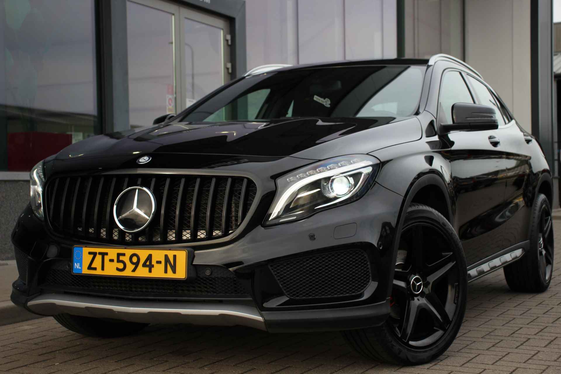 Mercedes-Benz GLA 200 Prestige AMG | 19'' - 4/27