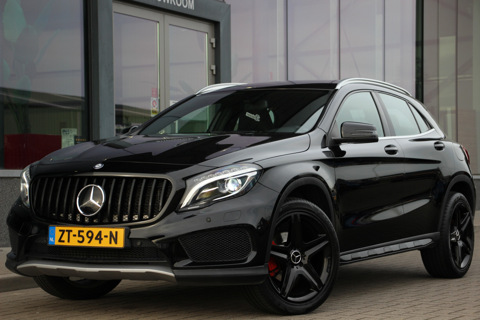 Mercedes-Benz GLA 200 Prestige AMG | 19''