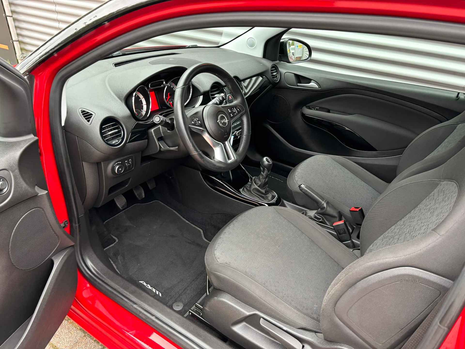 Opel ADAM 1.0 Turbo BlitZ | Airco | LM Velgen | Cruise control | Regensensor | Navigatie | Stoelverwarming | RIJKLAARPRIJS INCL 12 MAANDEN GARANTIE EN BEURT - 10/17