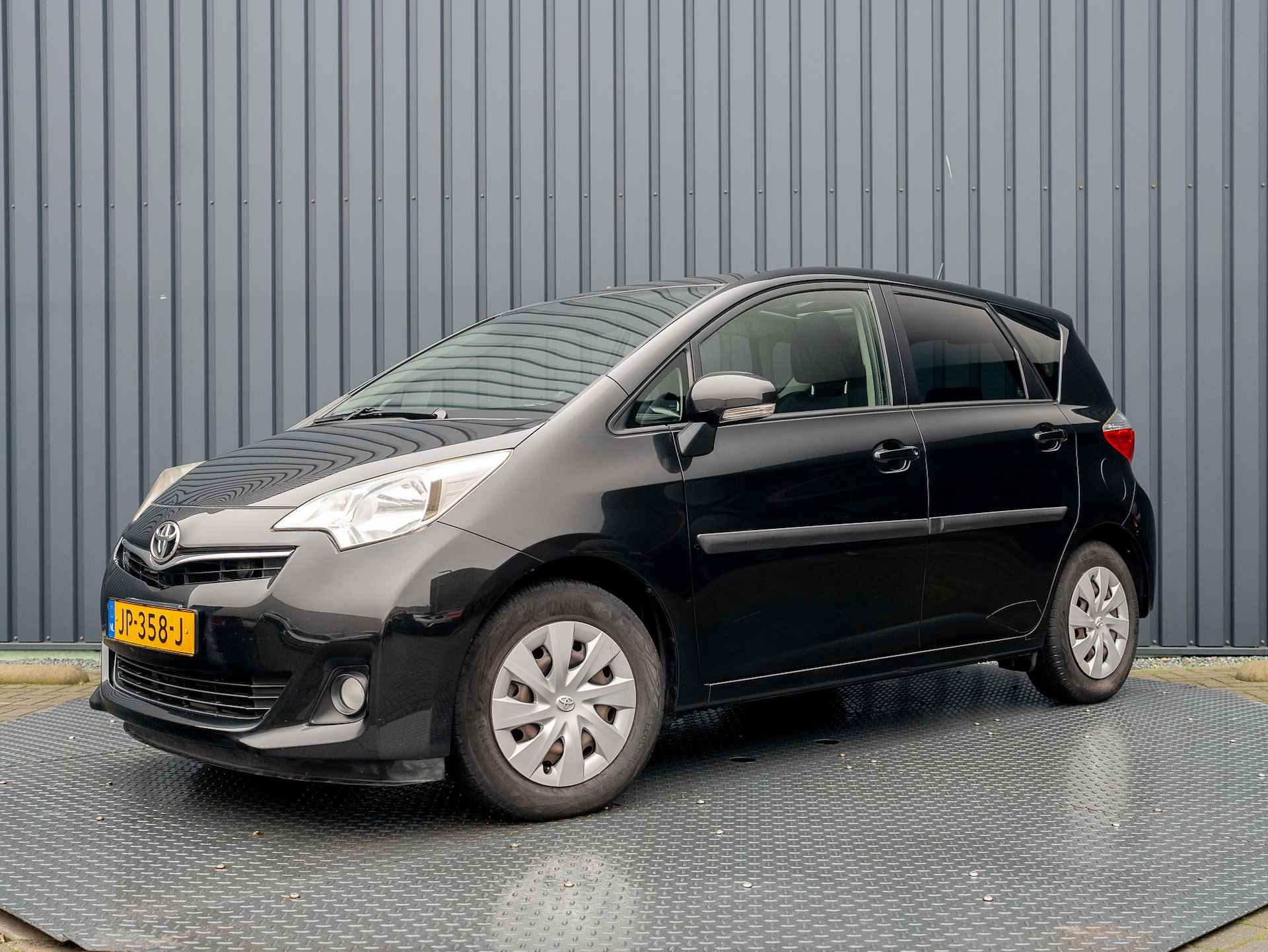 Toyota Verso-S 1.3 VVT-i Automaat Aspiration | Trekhaak | Panodak | Camera | Prijs Rijklaar!! - 35/39