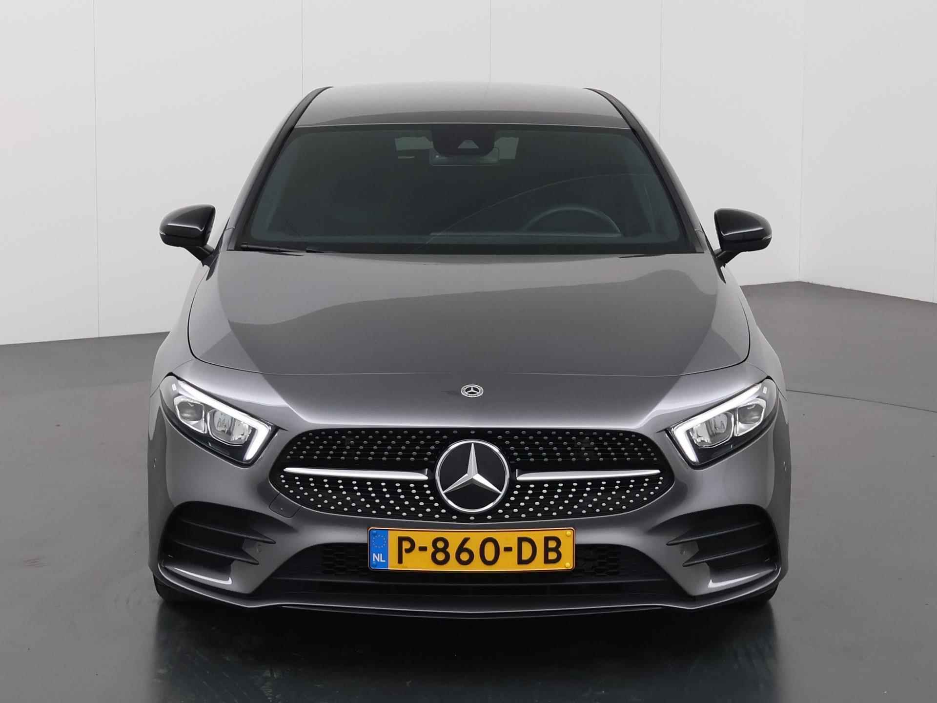 Mercedes-Benz A-klasse 180 Business Solution AMG | Nightpakket | Stoelverwarming | Digitaal Display | Keyless go | Navigatie | Led-koplampen - 4/43