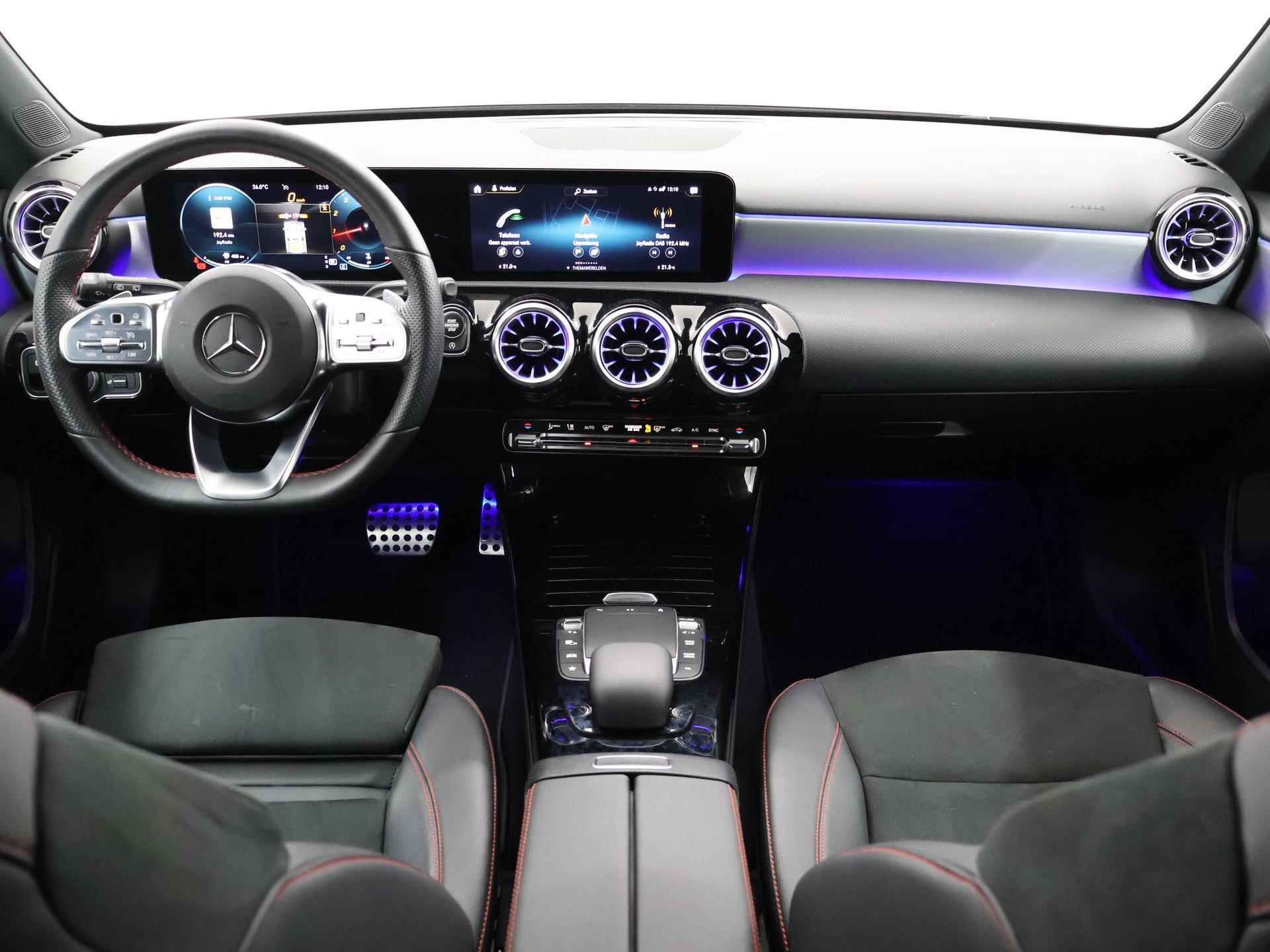 Mercedes-Benz A-klasse 180 Business Solution AMG | Nightpakket | Stoelverwarming | Digitaal Display | Keyless go | Navigatie | Led-koplampen - 9/43
