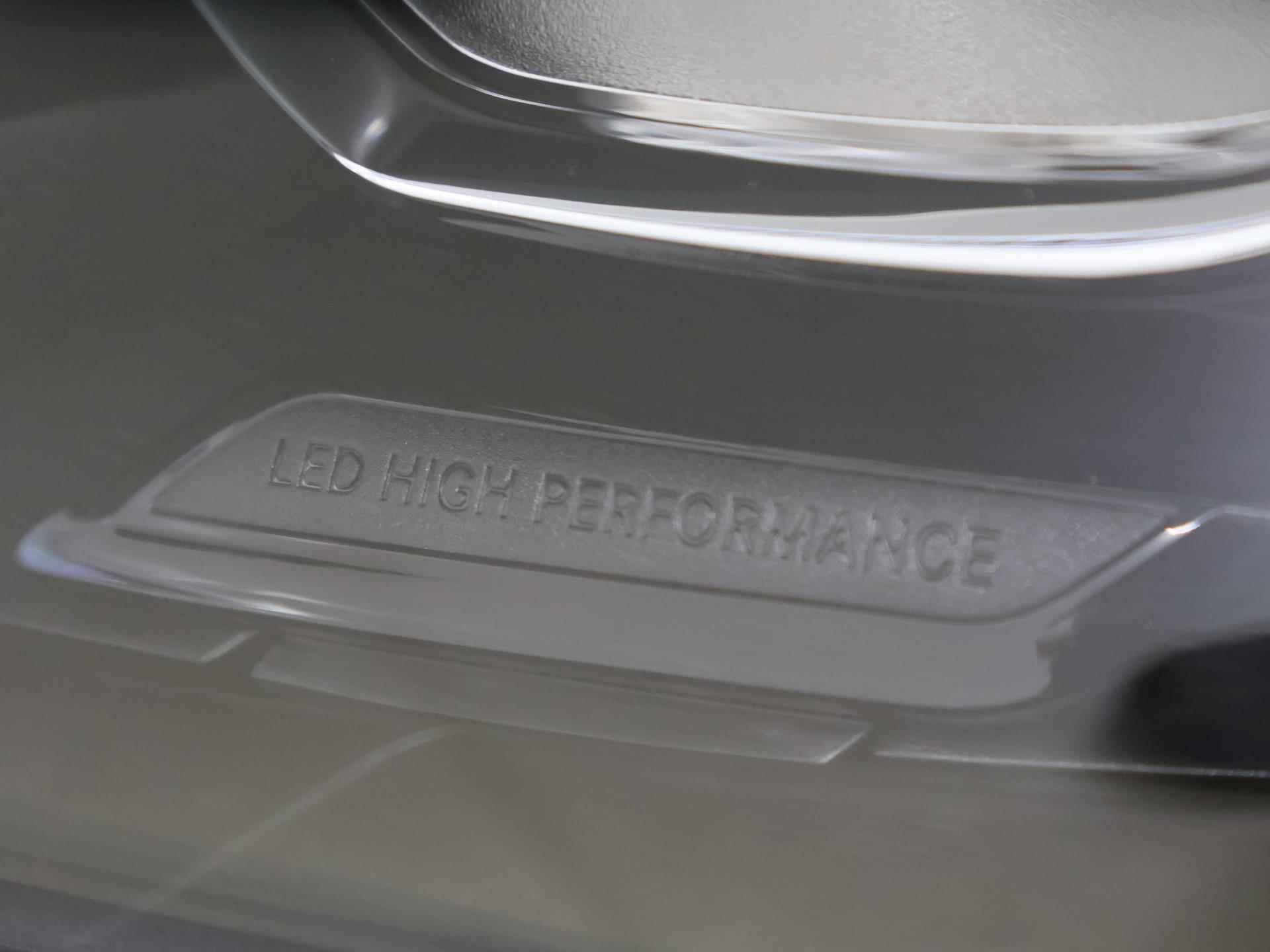 Mercedes-Benz A-klasse 180 Business Solution AMG | Nightpakket | Stoelverwarming | Digitaal Display | Keyless go | Navigatie | Led-koplampen - 40/43
