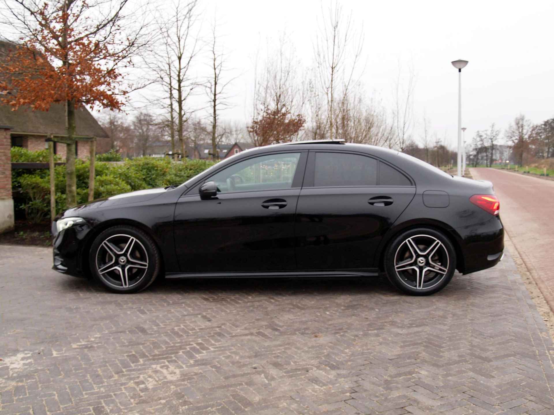 Mercedes-Benz A-klasse 200 Business Solution AMG | Schuifdak | Nightpakket | Camera | NL-Auto | - 7/29