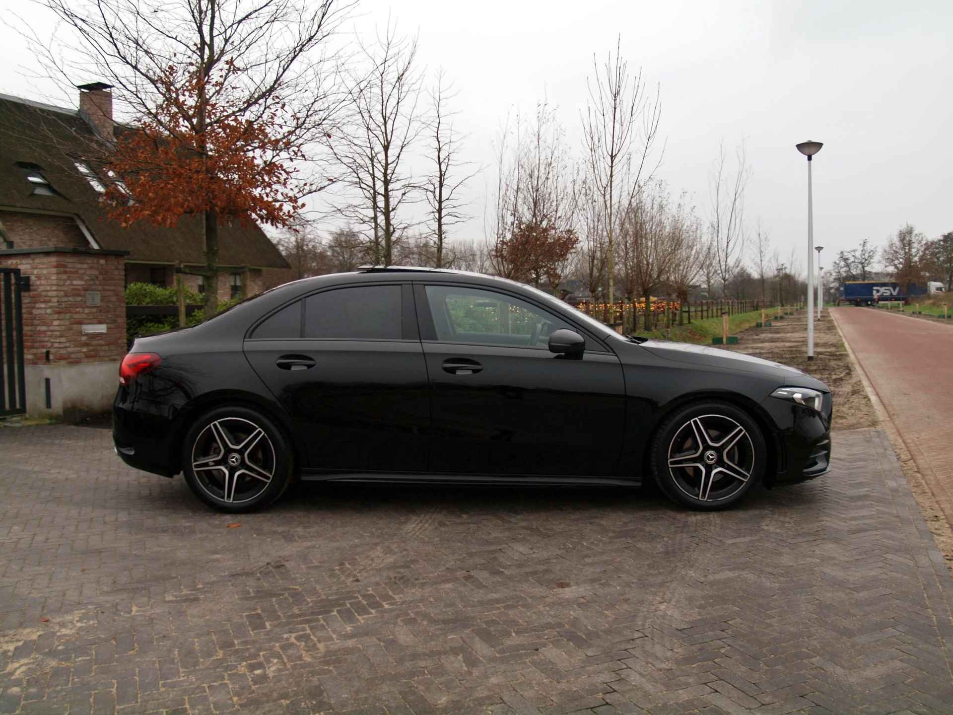 Mercedes-Benz A-klasse 200 Business Solution AMG | Schuifdak | Nightpakket | Camera | NL-Auto | - 11/29