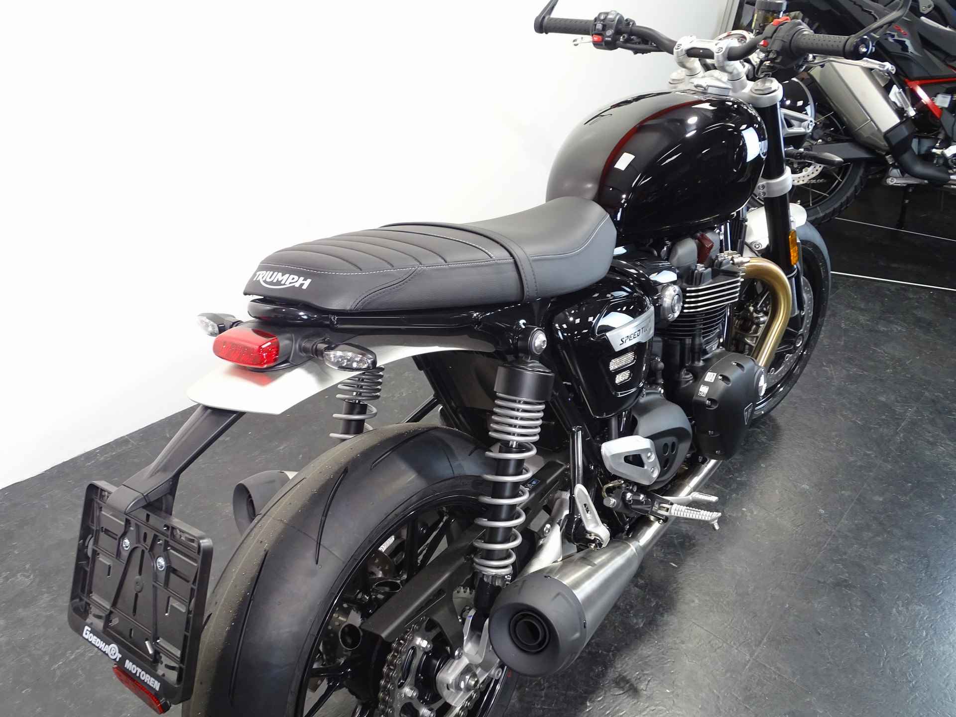 Triumph SPEED TWIN 1200 - 3/6