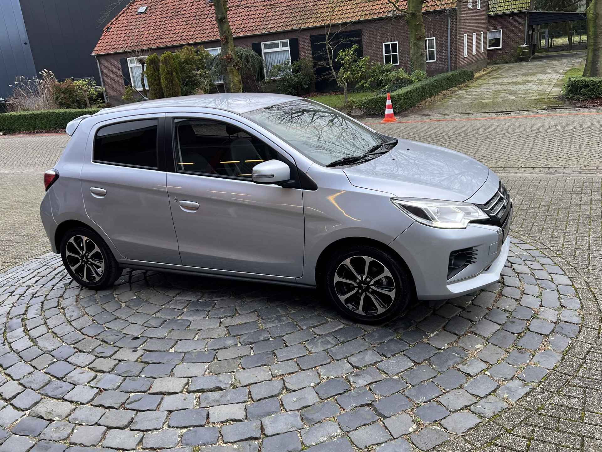 Mitsubishi Space Star 1.2 Instyle | Leder | Carplay | Camera | All-in rijklaarprijs - 34/37