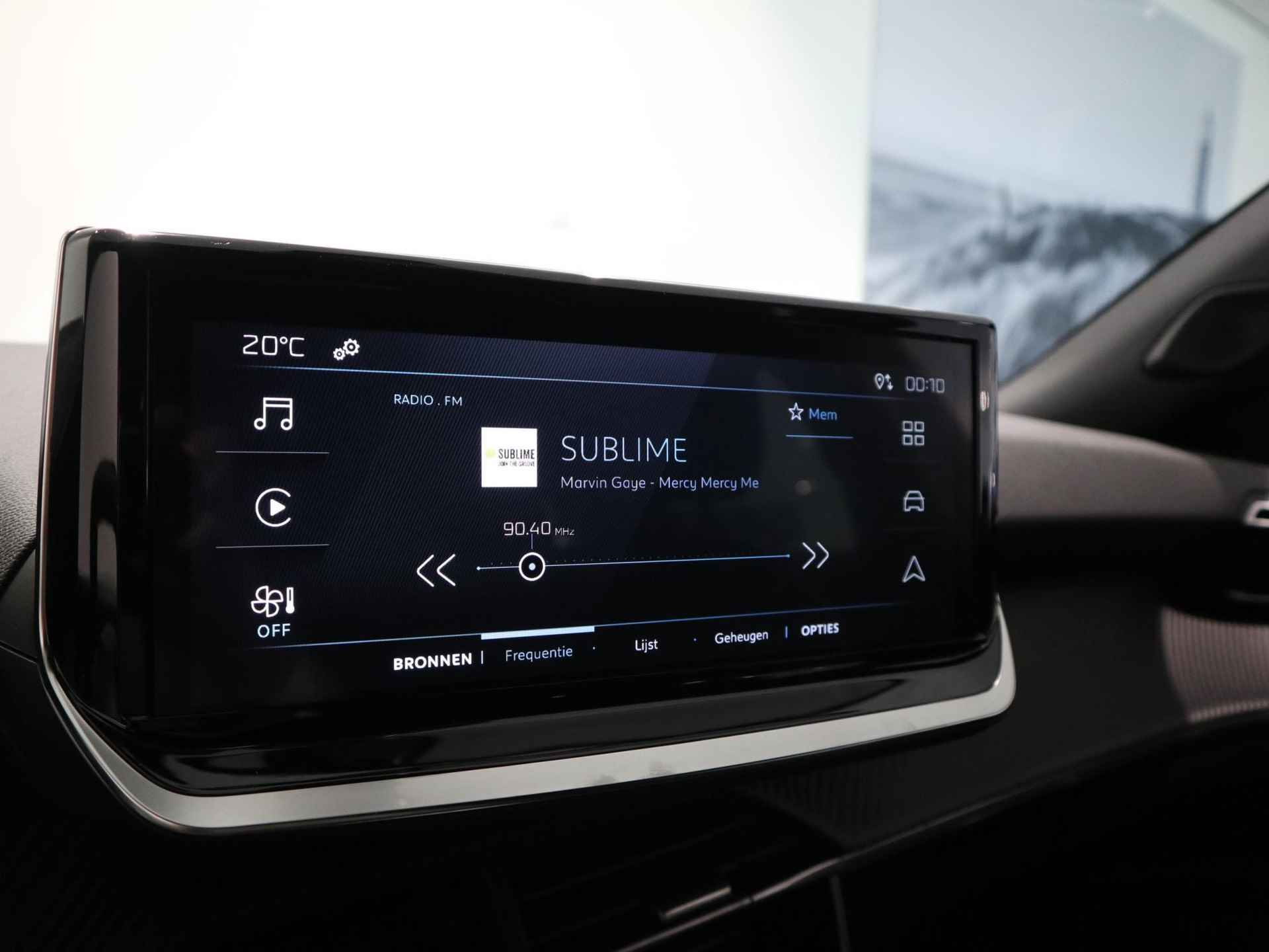 Peugeot E-2008 Active 54 kWh - NIEUW MODEL - FULL LED - DRAADLOZE CARPLAY/ANDROID AUTO - 16/46