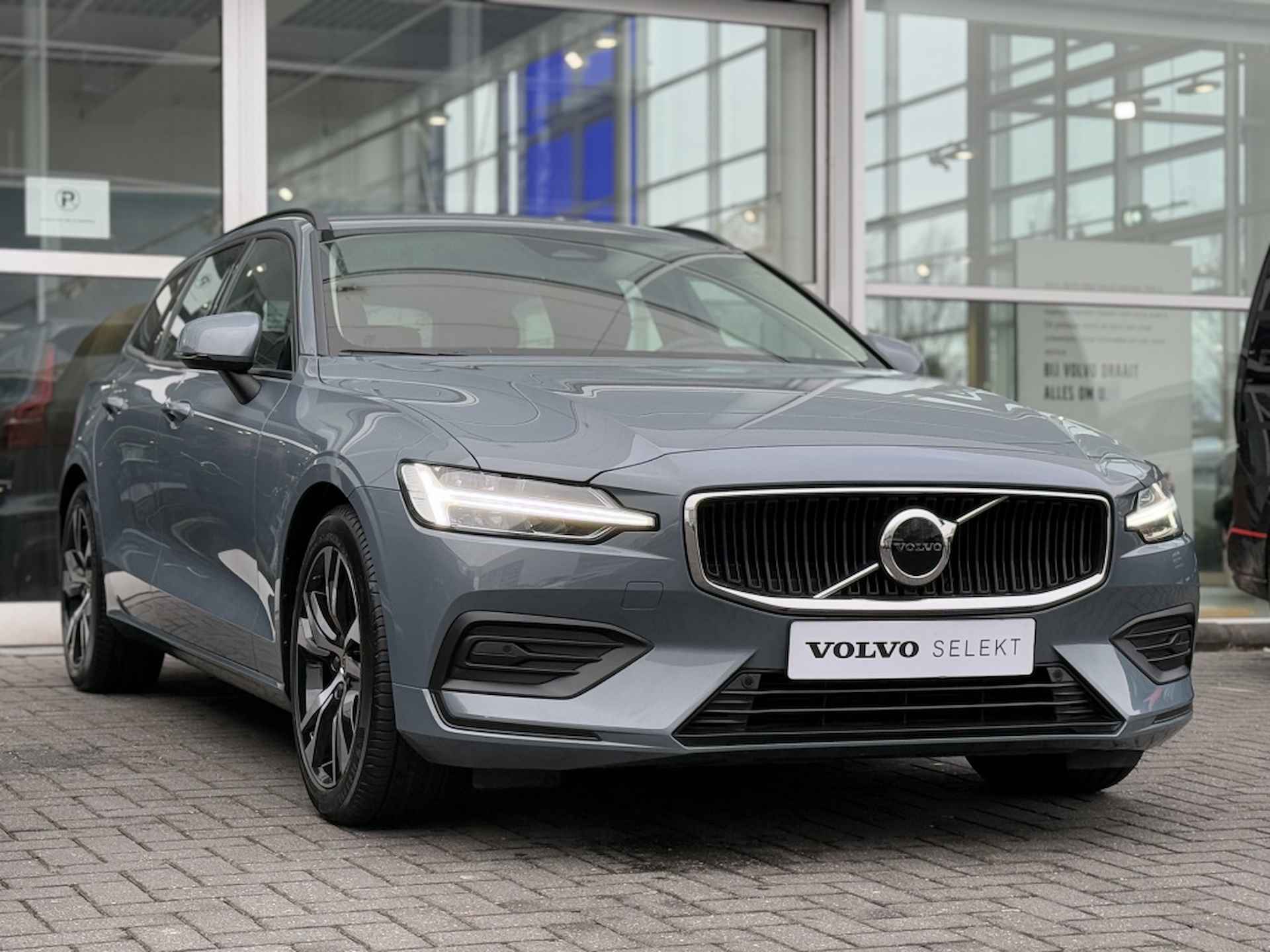 Volvo V60 B3 163PK AUT Essential Ed.| Adap.Cruise| Trekhaak| Stoel+ Stuur - 3/41