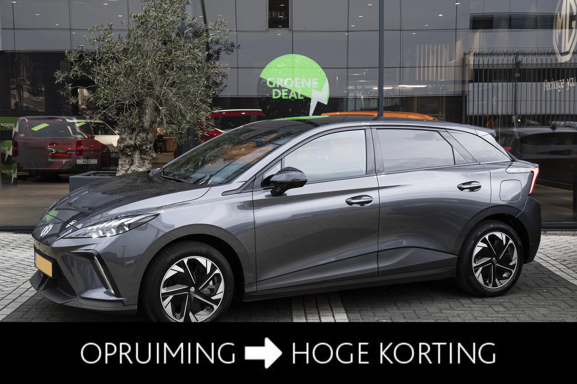 MG 4 Luxury 64 kWh | Stoelverwarming | Stuurverwarming | 360 Camera | 435 km WLTP | 7 jaar garantie / 150.000 km | Incl. €6.000 voordeel + € 2.500 zero-emissie inruilbonus*! | Meerdere kleuren leverbaar!