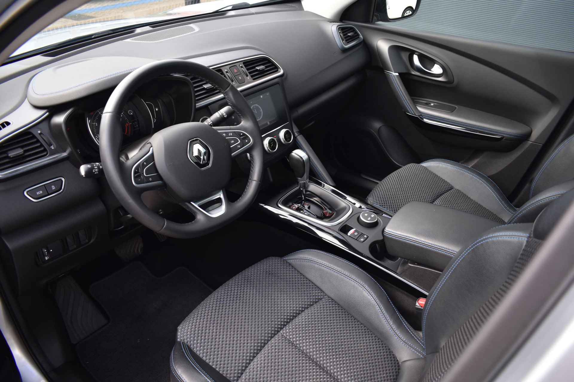 Renault Kadjar 1.3 TCe Intens 140pk | Automaat | Achteruitrijcamera | Stoelverwarming | Panorama-dak | Navigatie | Trekhaak - 14/33