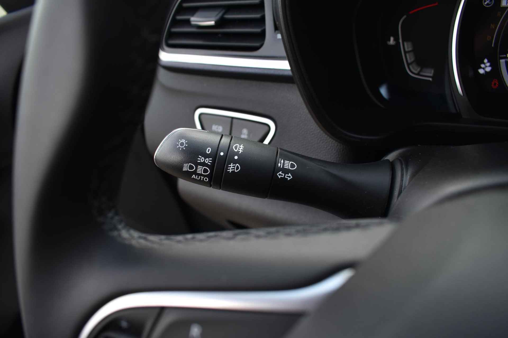 Renault Kadjar 1.3 TCe Intens 140pk | Automaat | Achteruitrijcamera | Stoelverwarming | Panorama-dak | Navigatie | Trekhaak - 30/33