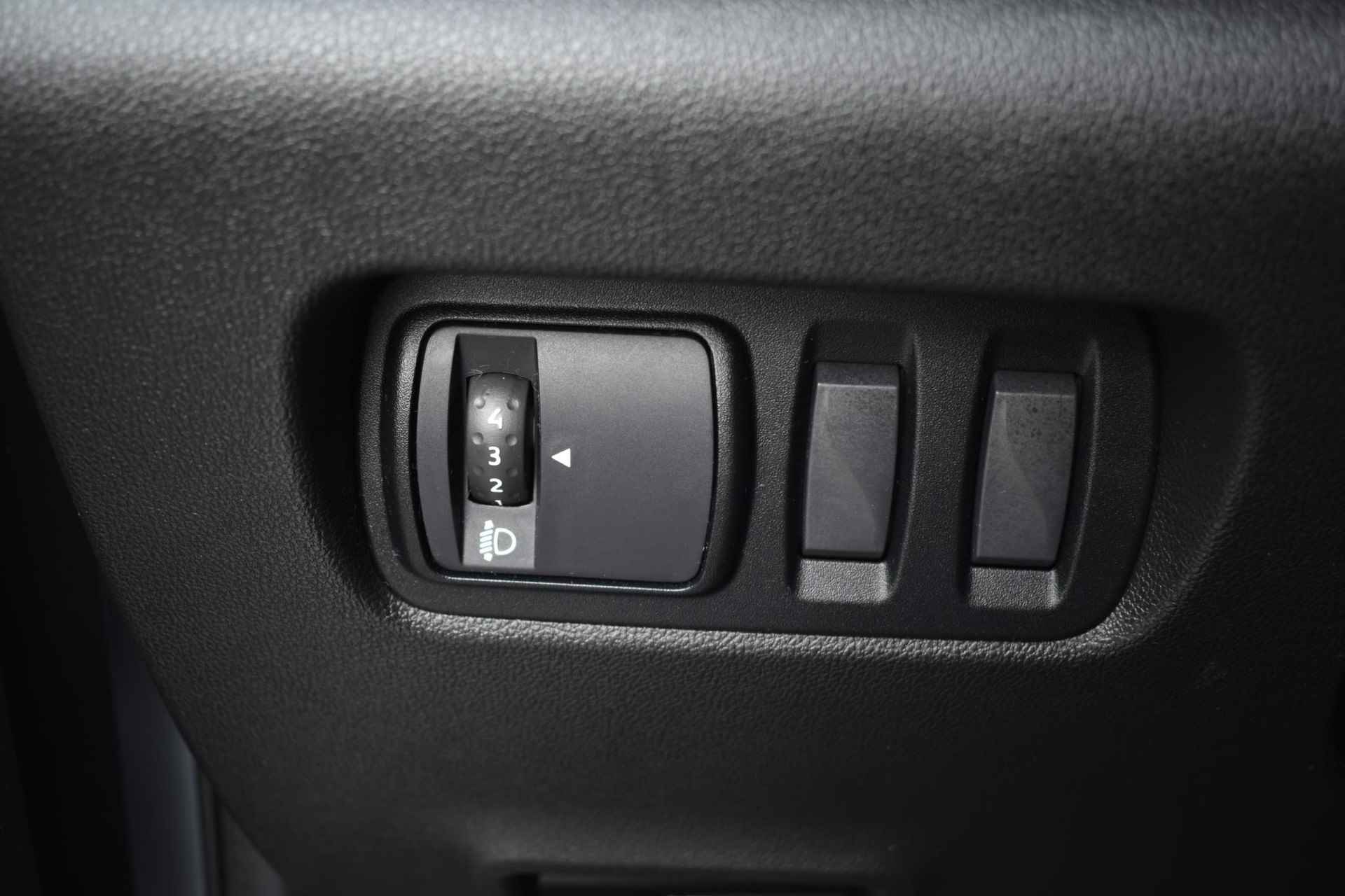 Renault Kadjar 1.3 TCe Intens 140pk | Automaat | Achteruitrijcamera | Stoelverwarming | Panorama-dak | Navigatie | Trekhaak - 33/33
