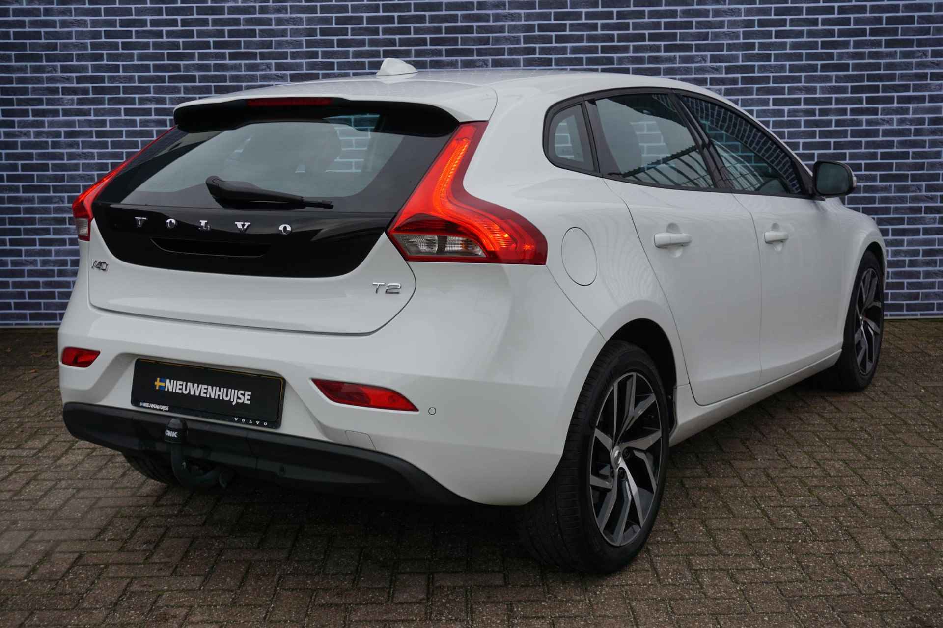 Volvo V40 1.5 T2 Kinetic | Trekhaak | Bi-Xenon | Stoelverwarming | Navigatie | Bluetooth | - 4/25