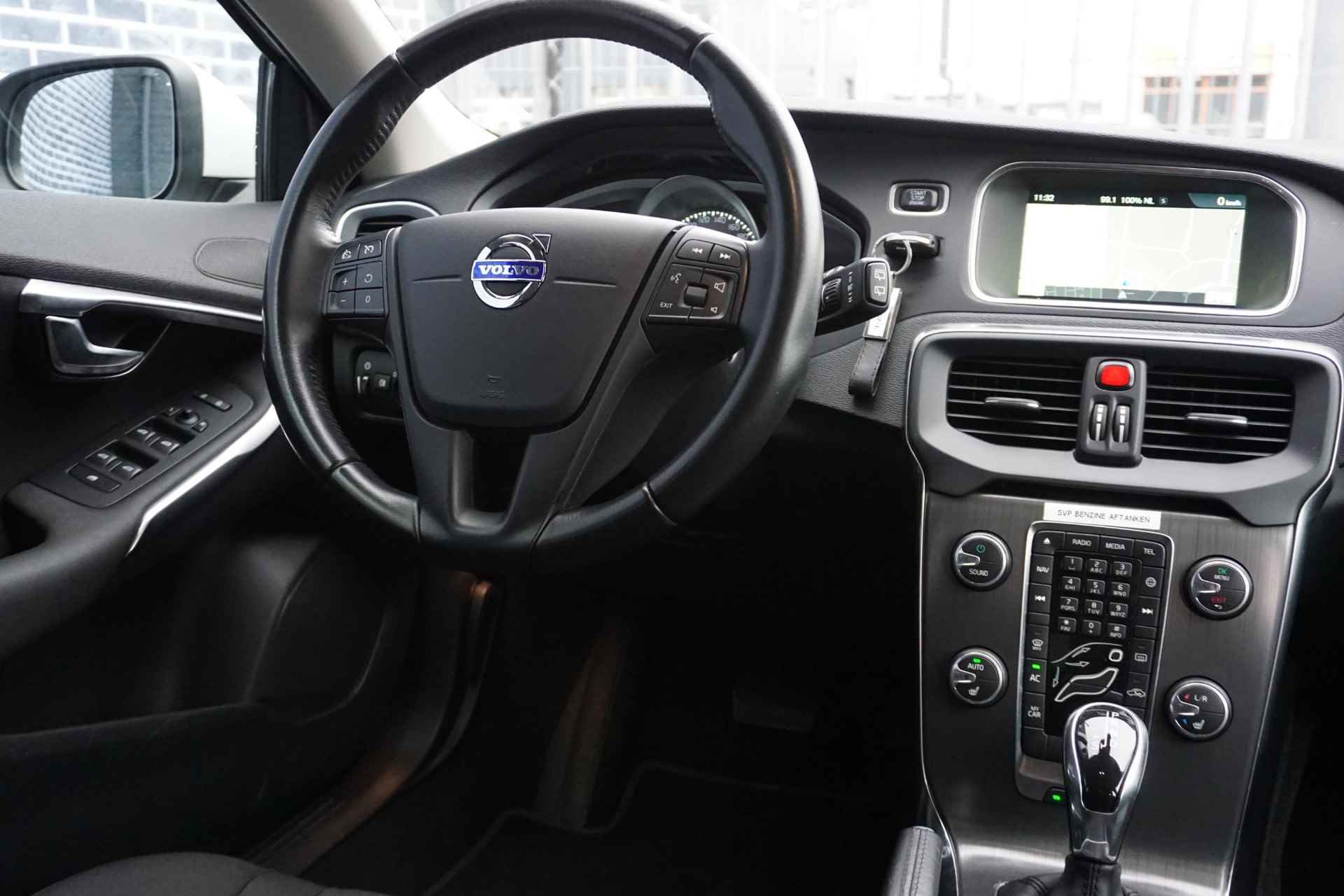 Volvo V40 1.5 T2 Kinetic | Trekhaak | Bi-Xenon | Stoelverwarming | Navigatie | Bluetooth | - 20/25