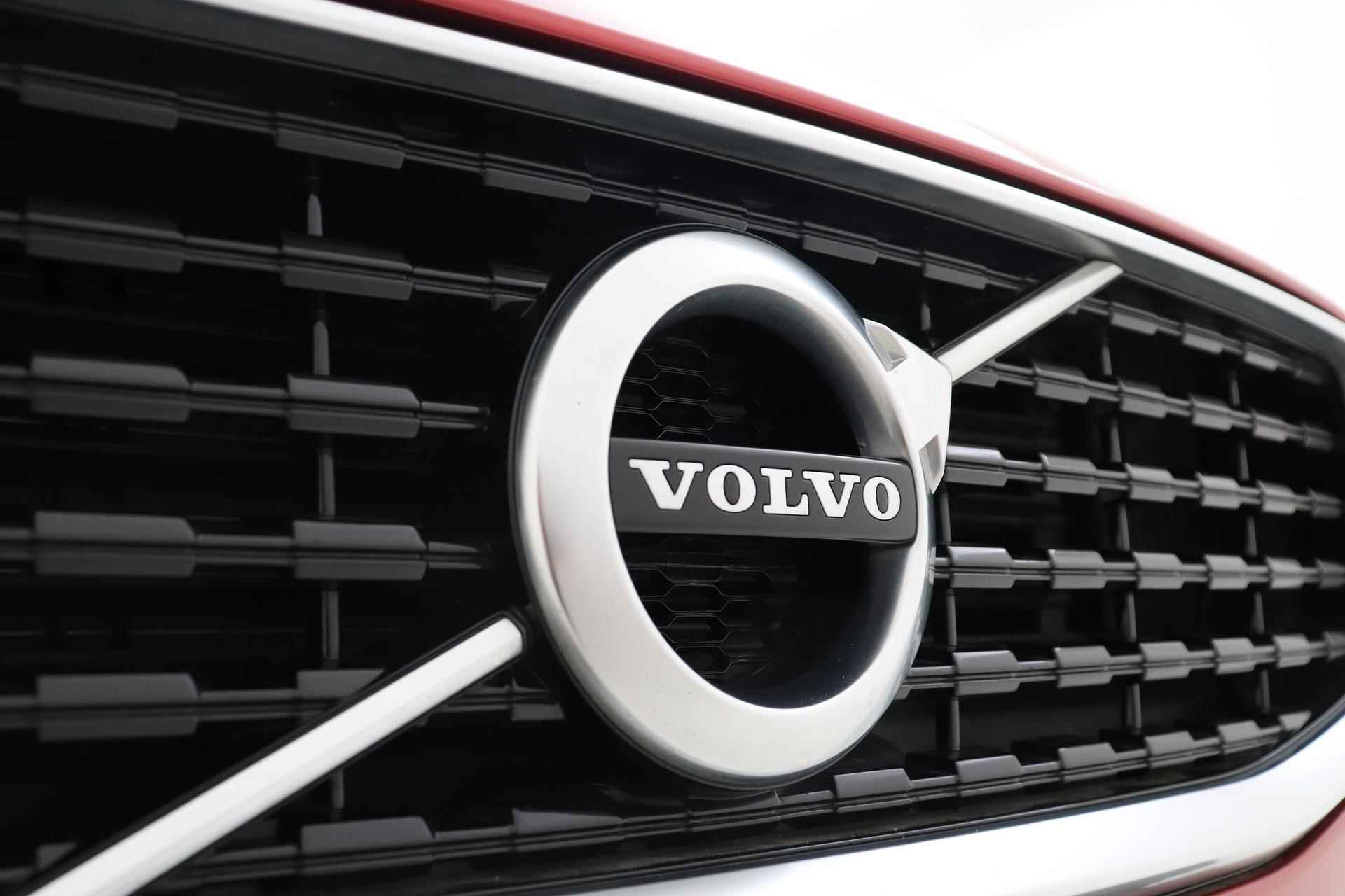 Volvo V60 T8 RECHARGE AWD R-DESIGN -PANO.DAK|TREKHAAK|360°CAM|BLIS|19"|LEDER - 15/51