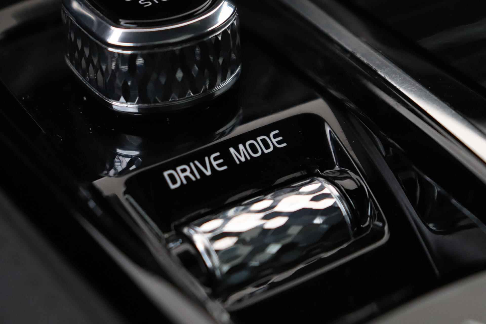 Volvo V60 T8 RECHARGE AWD R-DESIGN -PANO.DAK|TREKHAAK|360°CAM|BLIS|19"|LEDER - 24/51