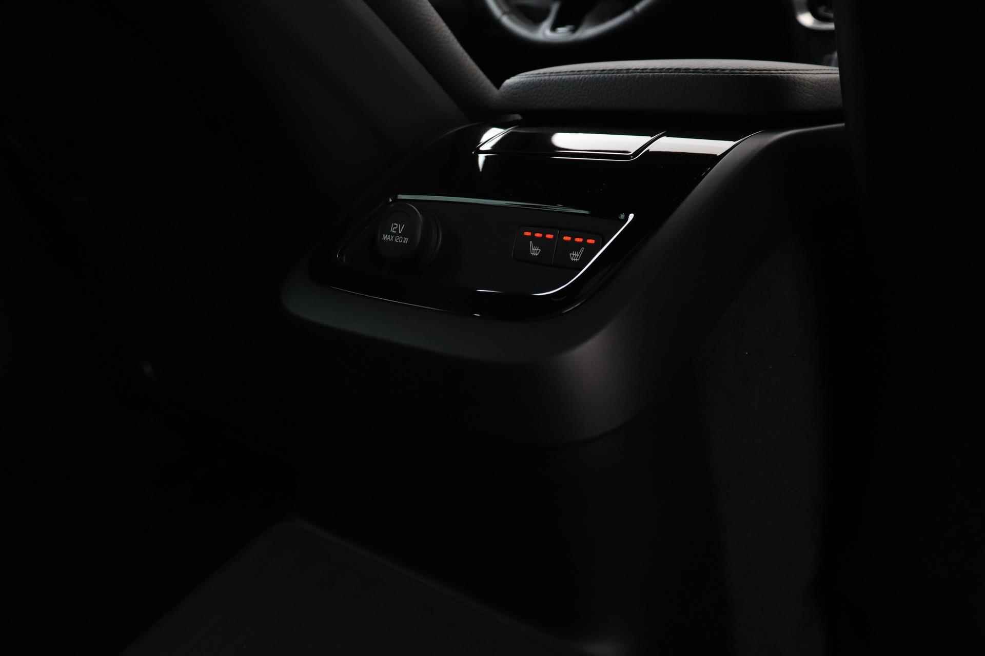 Volvo V60 T8 RECHARGE AWD R-DESIGN -PANO.DAK|TREKHAAK|360°CAM|BLIS|19"|LEDER - 45/51
