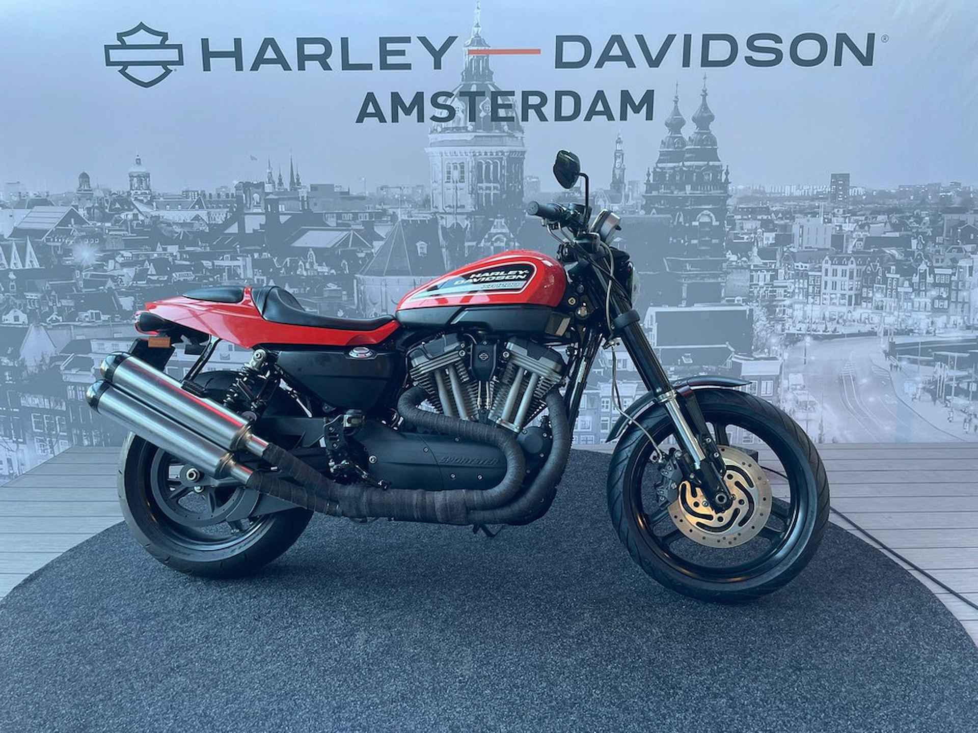 Harley-Davidson XR1200 - 1/8
