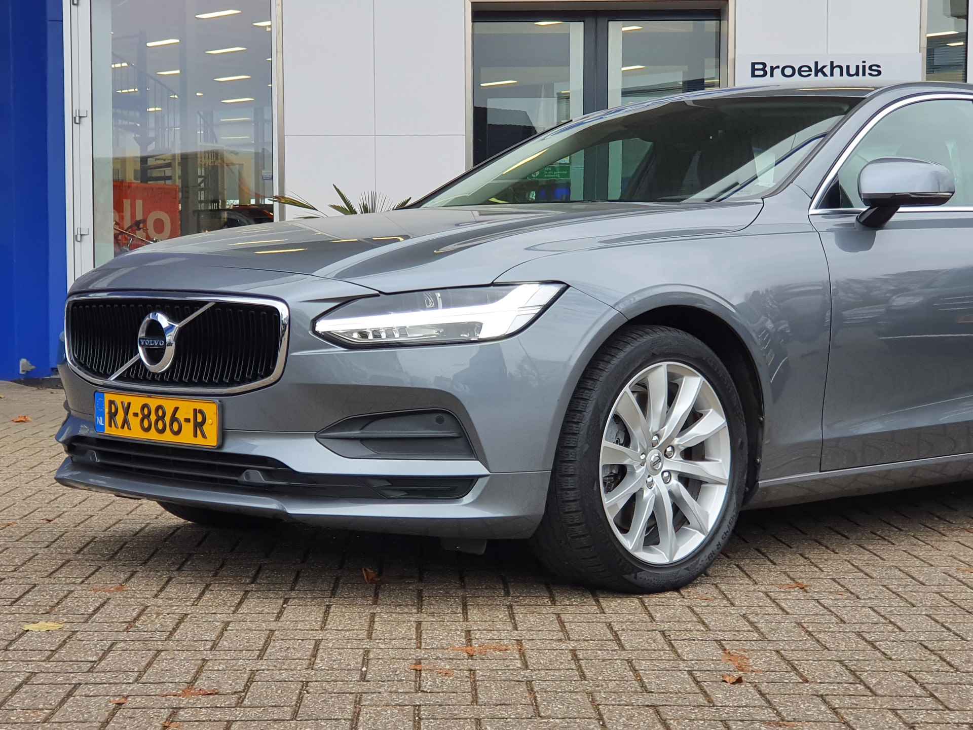 Volvo S90 2.0 T4 Momentum+ | Lederen Bekleding | Stoelverwarming | Adap. Cruise - 5/35