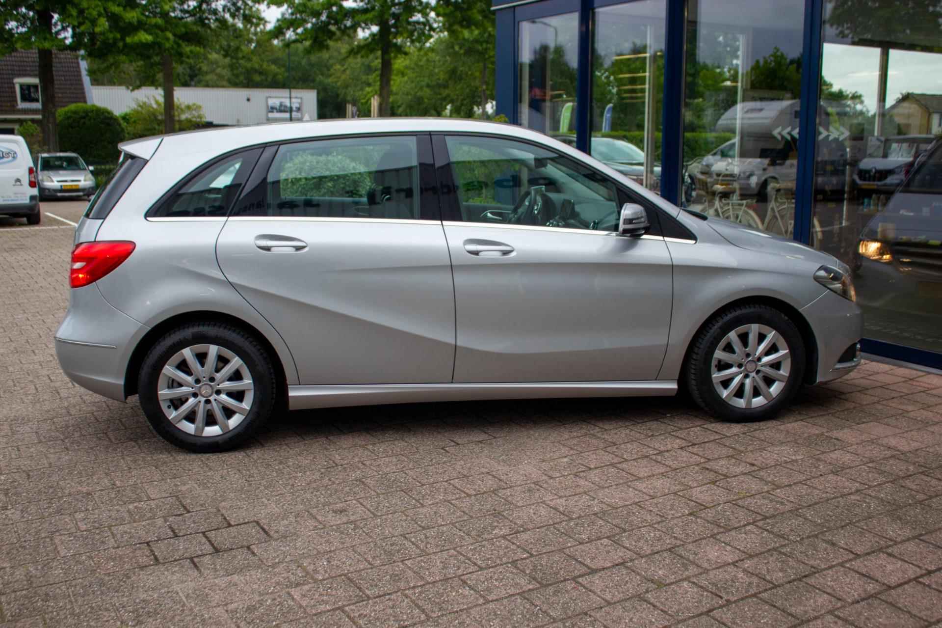 Mercedes-Benz B-klasse 180 Prestige | Prijs rijklaar incl. 12 mnd garantie | Lmv Navi Bluetooth Pdc Stoelverw - 17/48