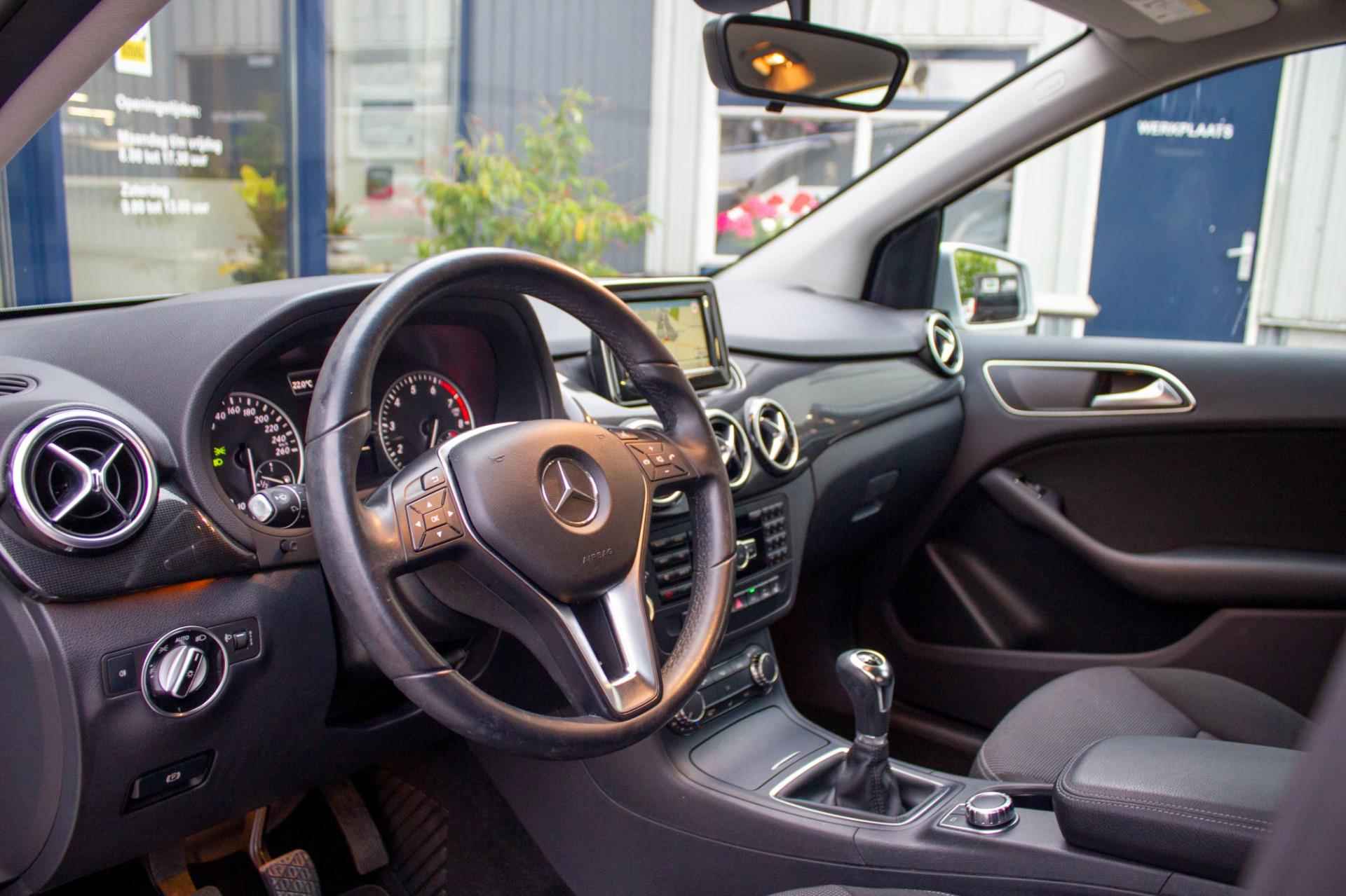 Mercedes-Benz B-klasse 180 Prestige | Prijs rijklaar incl. 12 mnd garantie | Lmv Navi Bluetooth Pdc Stoelverw - 18/48