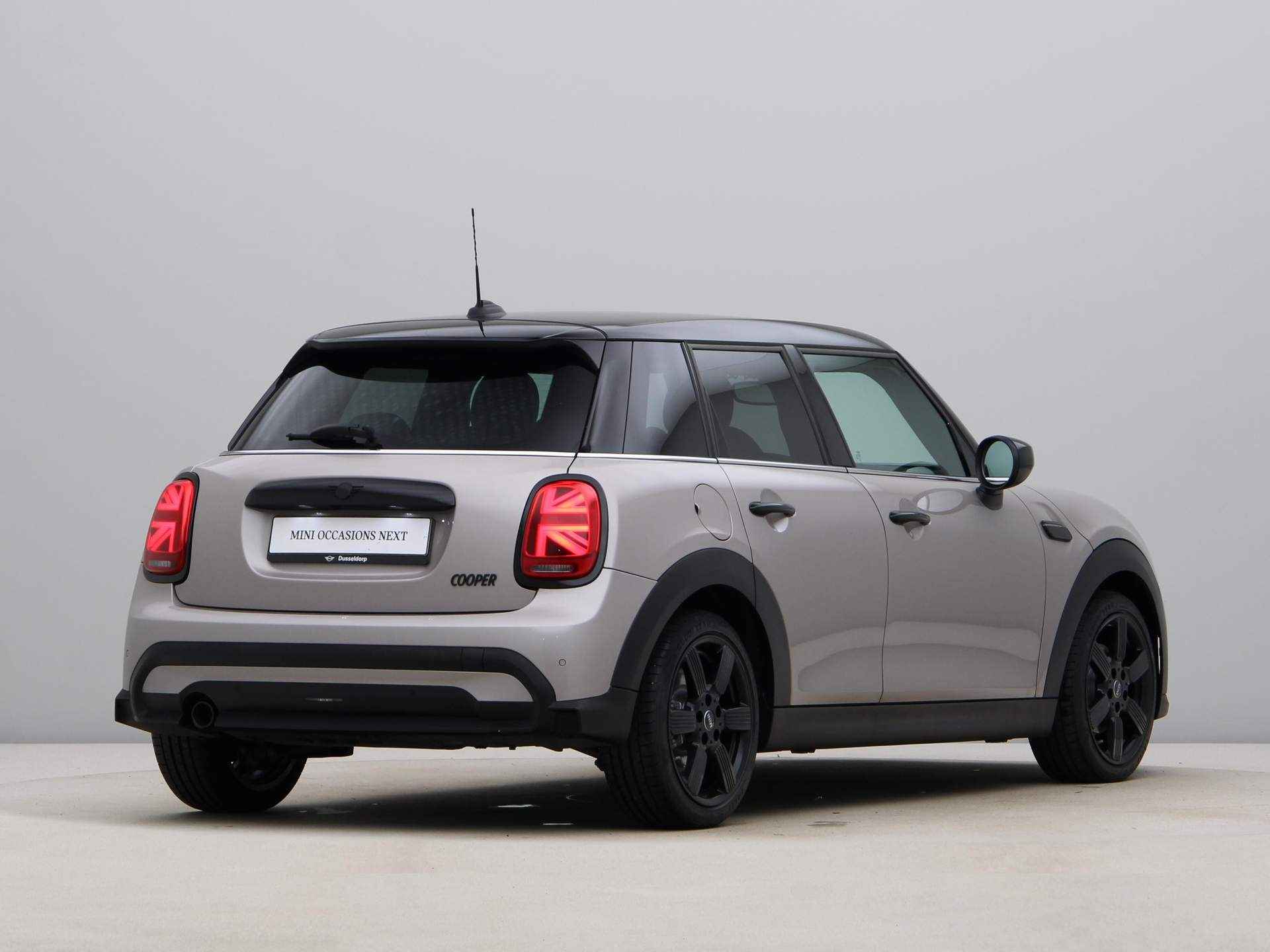 MINI 5-deurs Cooper Camden Edition Aut. - 10/24