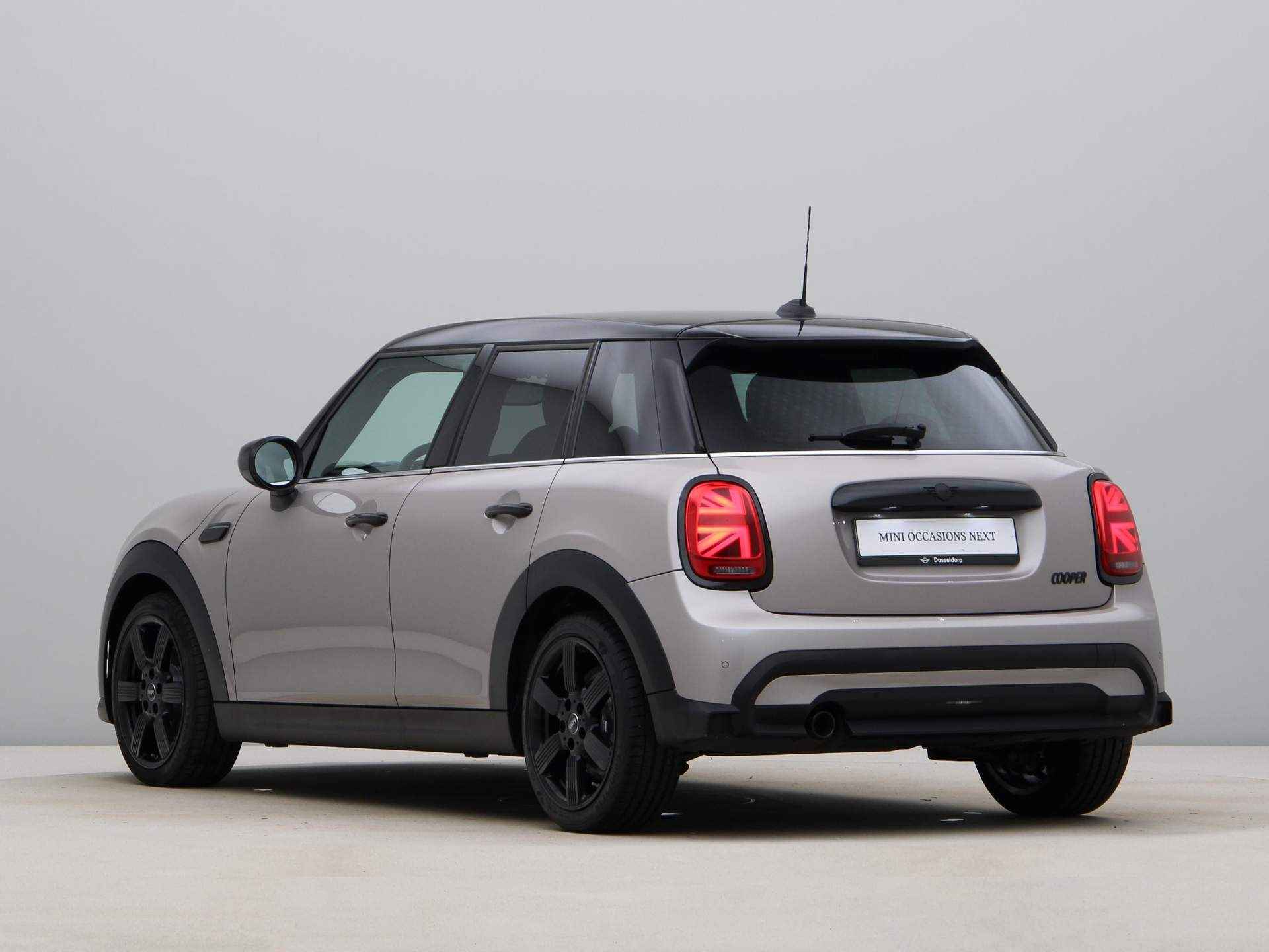 MINI 5-deurs Cooper Camden Edition Aut. - 12/24