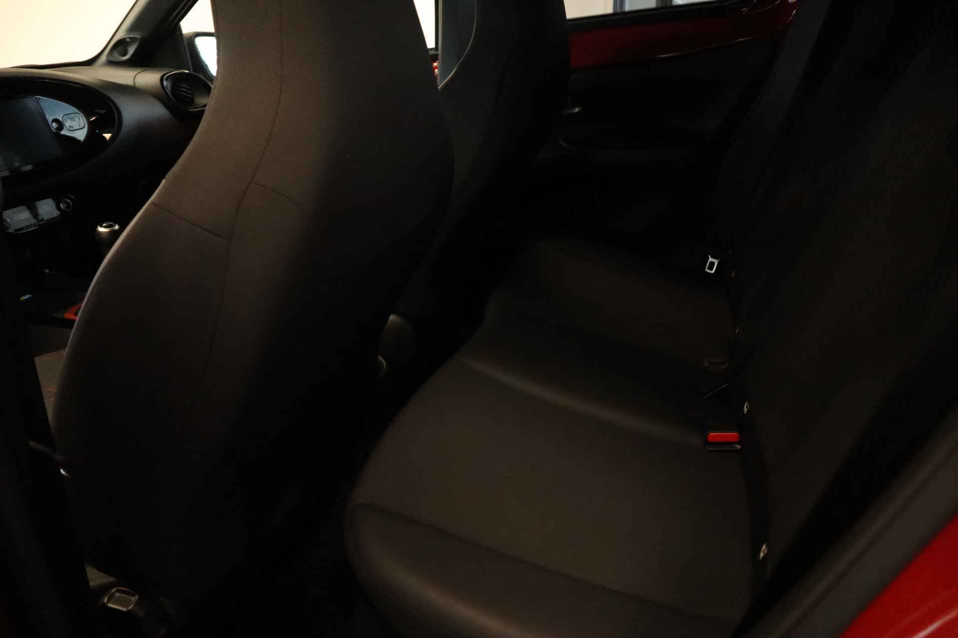 Toyota Aygo X 1.0 VVT-i MT envy JBL audio installatie , 18LMV, Navigatie, - 7/23