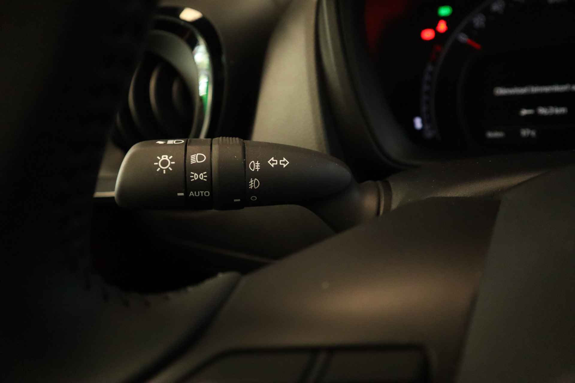 Toyota Aygo X 1.0 VVT-i MT envy JBL audio installatie , 18LMV, Navigatie, - 13/23