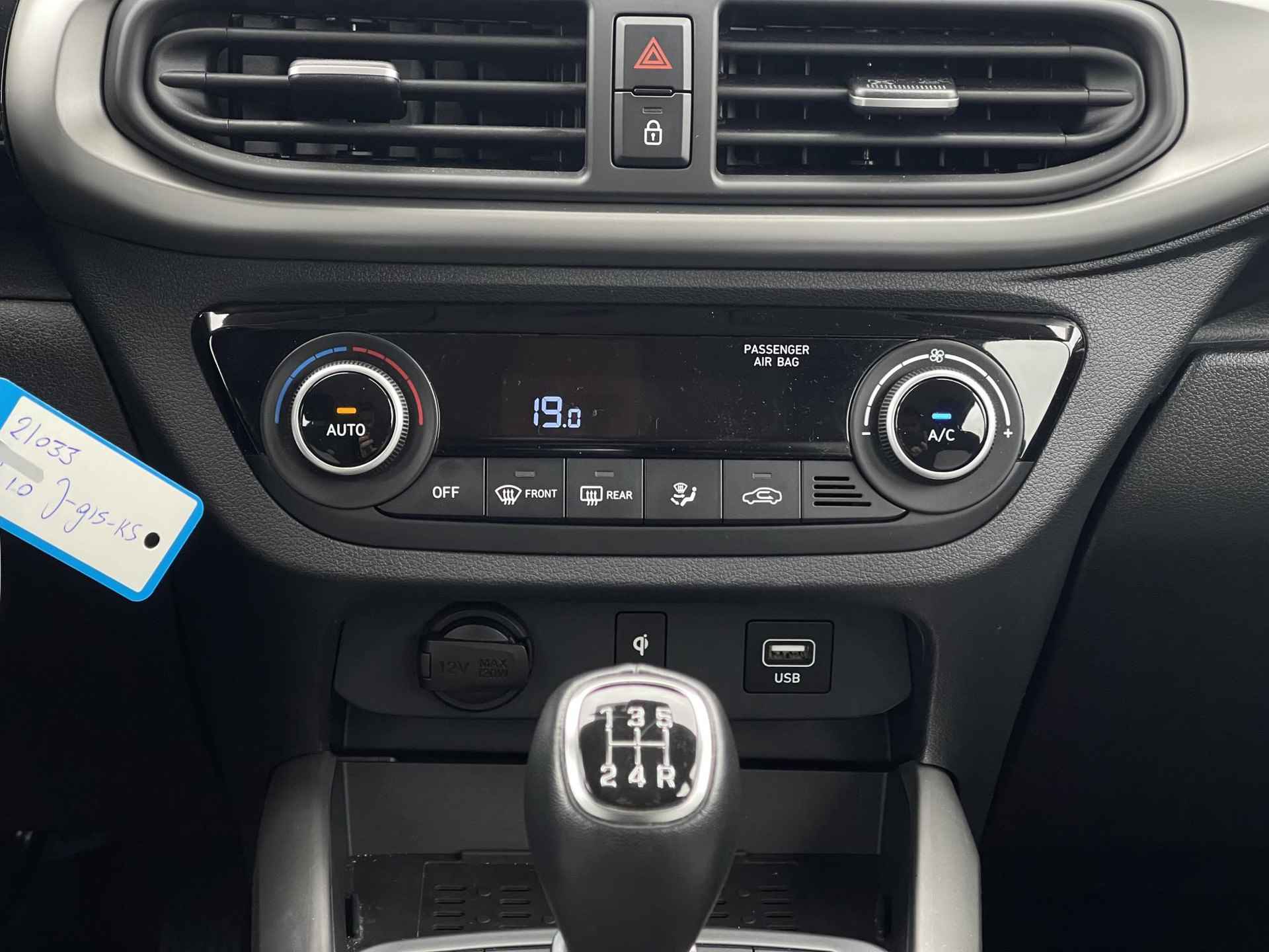 Hyundai i10 1.0 Premium | Navigatie | Camera | Apple Carplay/Android Auto | Cruise & Climate Control | Park. Sensor | Rijklaarprijs! - 19/26