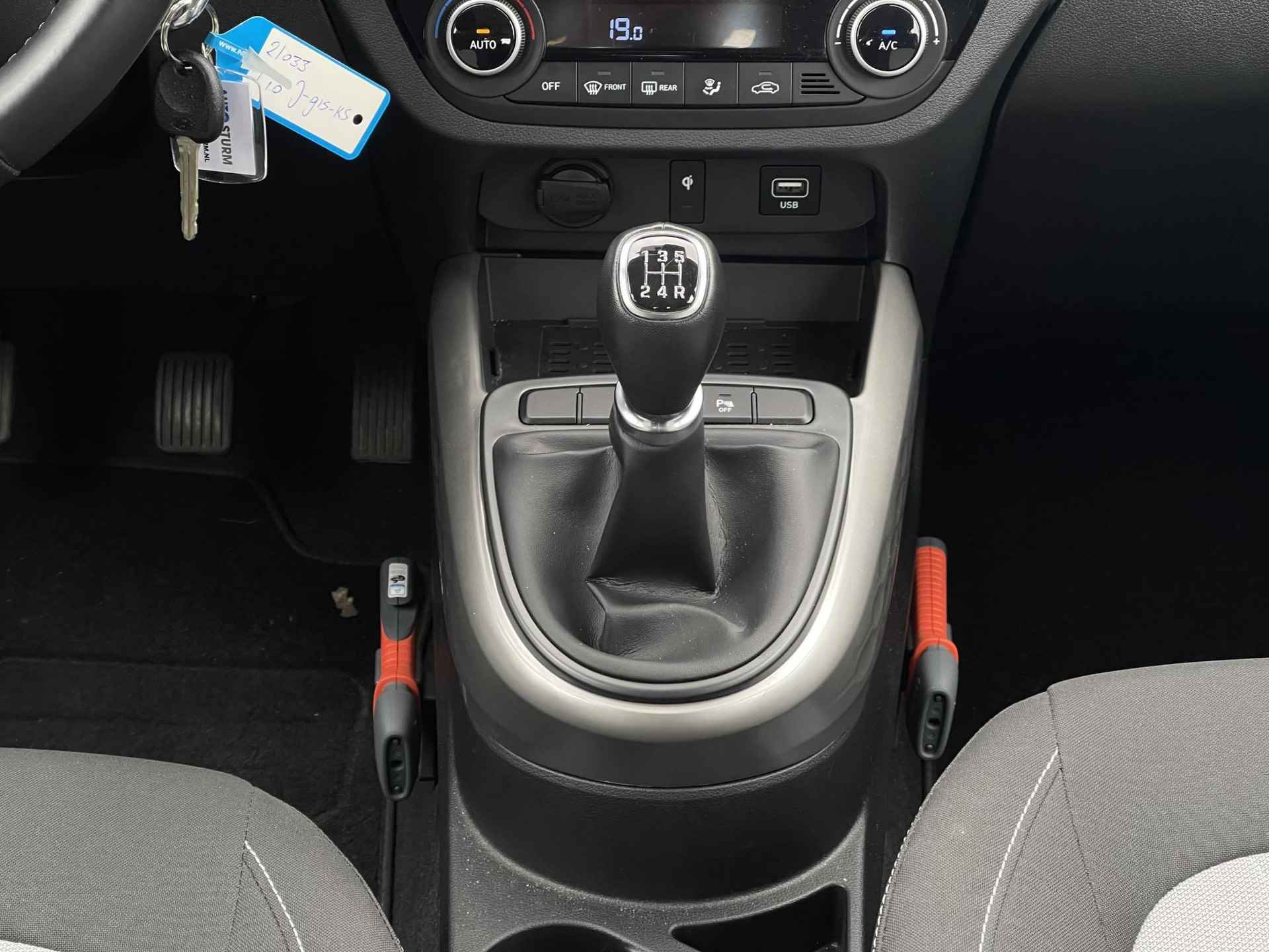 Hyundai i10 1.0 Premium | Navigatie | Camera | Apple Carplay/Android Auto | Cruise & Climate Control | Park. Sensor | Rijklaarprijs! - 20/26