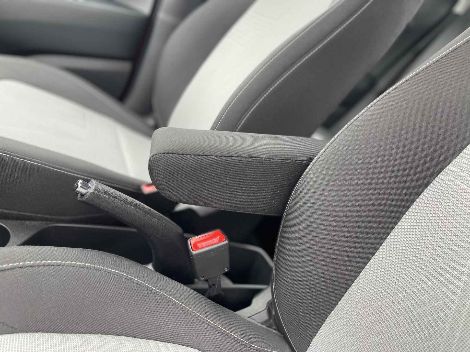 Hyundai i10 1.0 Premium | Navigatie | Camera | Apple Carplay/Android Auto | Cruise & Climate Control | Park. Sensor | Rijklaarprijs! - 22/26