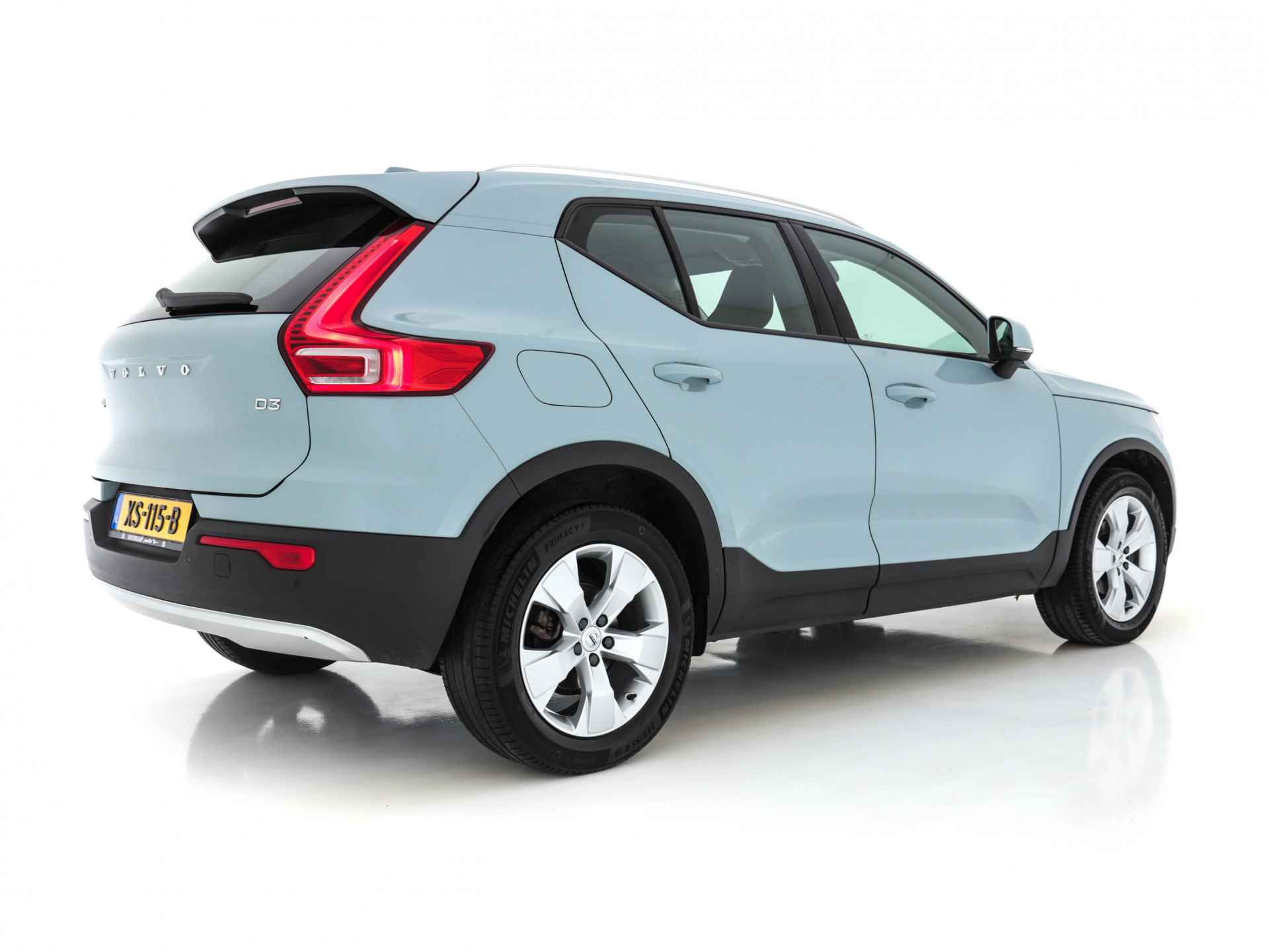 Volvo XC40 2.0 D3 Momentum Business-Pack-Connect *FULL-LED | SENSUS-NAVI-FULLMAP | LEDER-MICROFIBRE |  HIGH-PERFORMANCE-AUDIO | CAMERA | DIGI-COCKPIT | LANE-ASSIST | PDC | ECC | CRUISE | SPORT-SEATS | 18"ALU* - 6/28