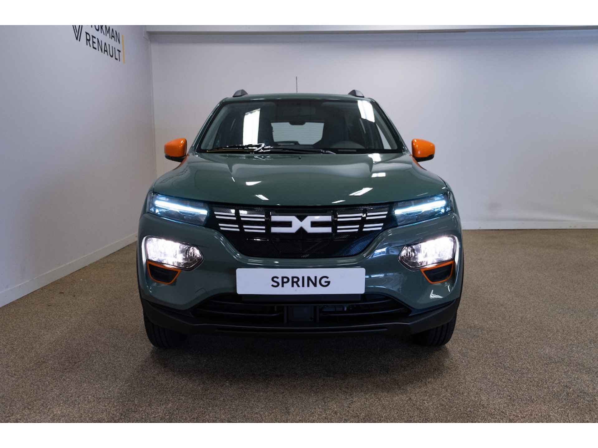Dacia Spring Expression 27 kWh | Navigatie | Leder | DC lader 30kW | Camera | SEPP Subsidie € 2.000,- | Demonstratieauto, levering in overleg | - 6/28