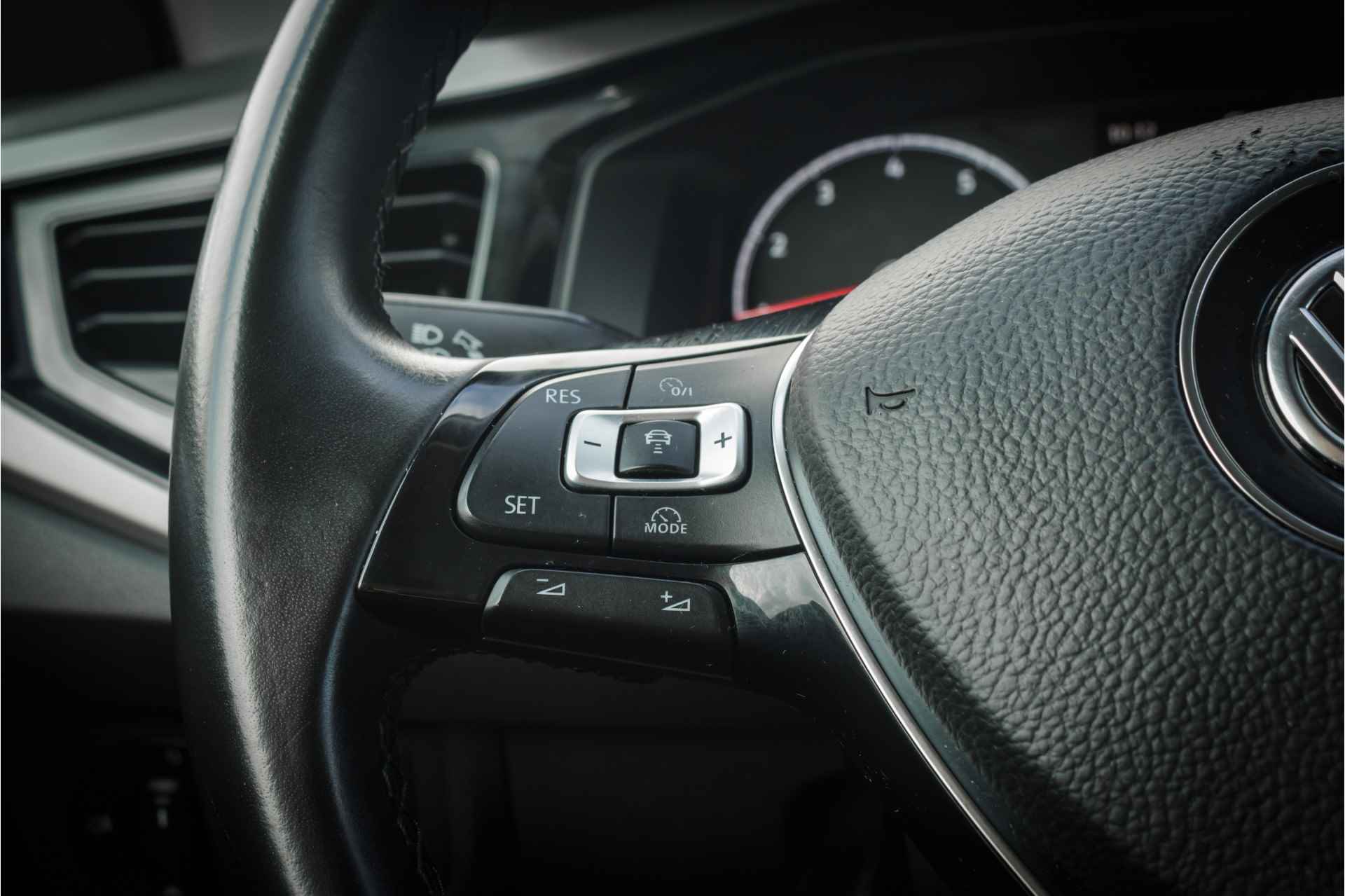 Volkswagen Polo 1.0 96 PK TSI Comfortline DSG AUTOMAAT RIJKLAAR | Cruise Control | Airco | Trekhaak | 5-Deurs | Navigatie | - 12/23