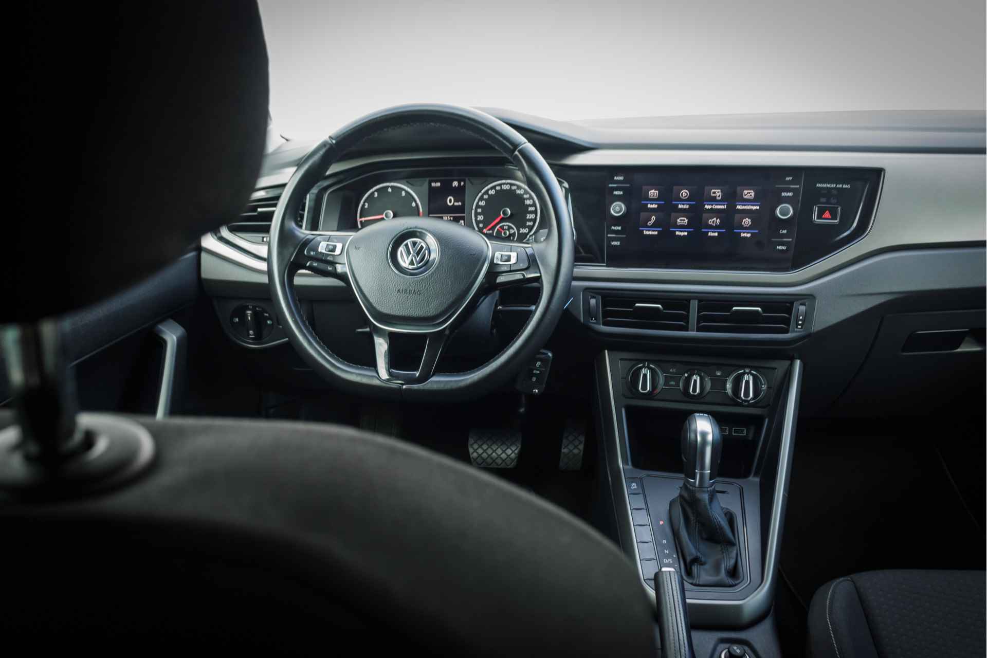 Volkswagen Polo 1.0 96 PK TSI Comfortline DSG AUTOMAAT RIJKLAAR | Cruise Control | Airco | Trekhaak | 5-Deurs | Navigatie | - 19/23