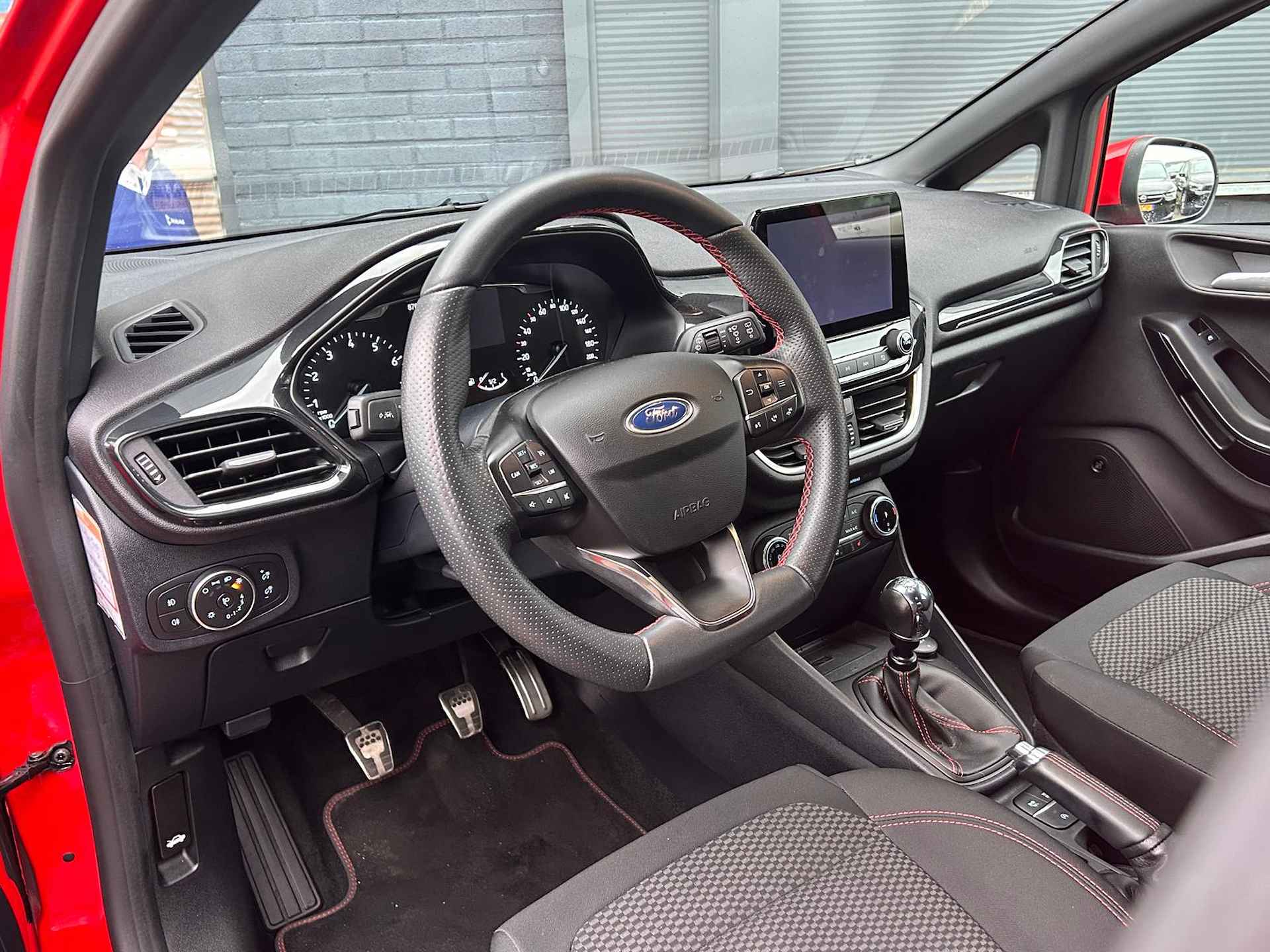 Ford Fiesta 1.0 EcoBoost ST-Line X | Hifi B&O geluidssysteem | Stoel- stuur- voorruitverwarming | Draadloze telefoonlader | Navi | Apple Car Automatisch inparkeren | Cruise control | Climate control | - 8/35