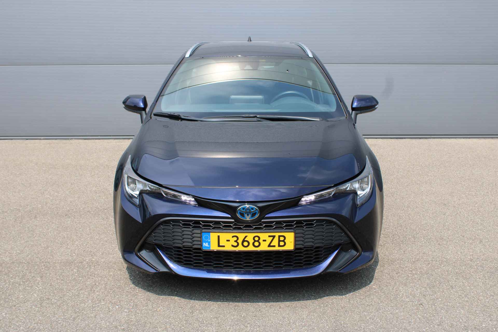 Toyota Corolla Touring Sport Active 1.8 Hybrid automaat | HYBRIDE | LED | DAB | KEYLESS START | CAMERA | CARPLAY/ANDROID | - 2/35