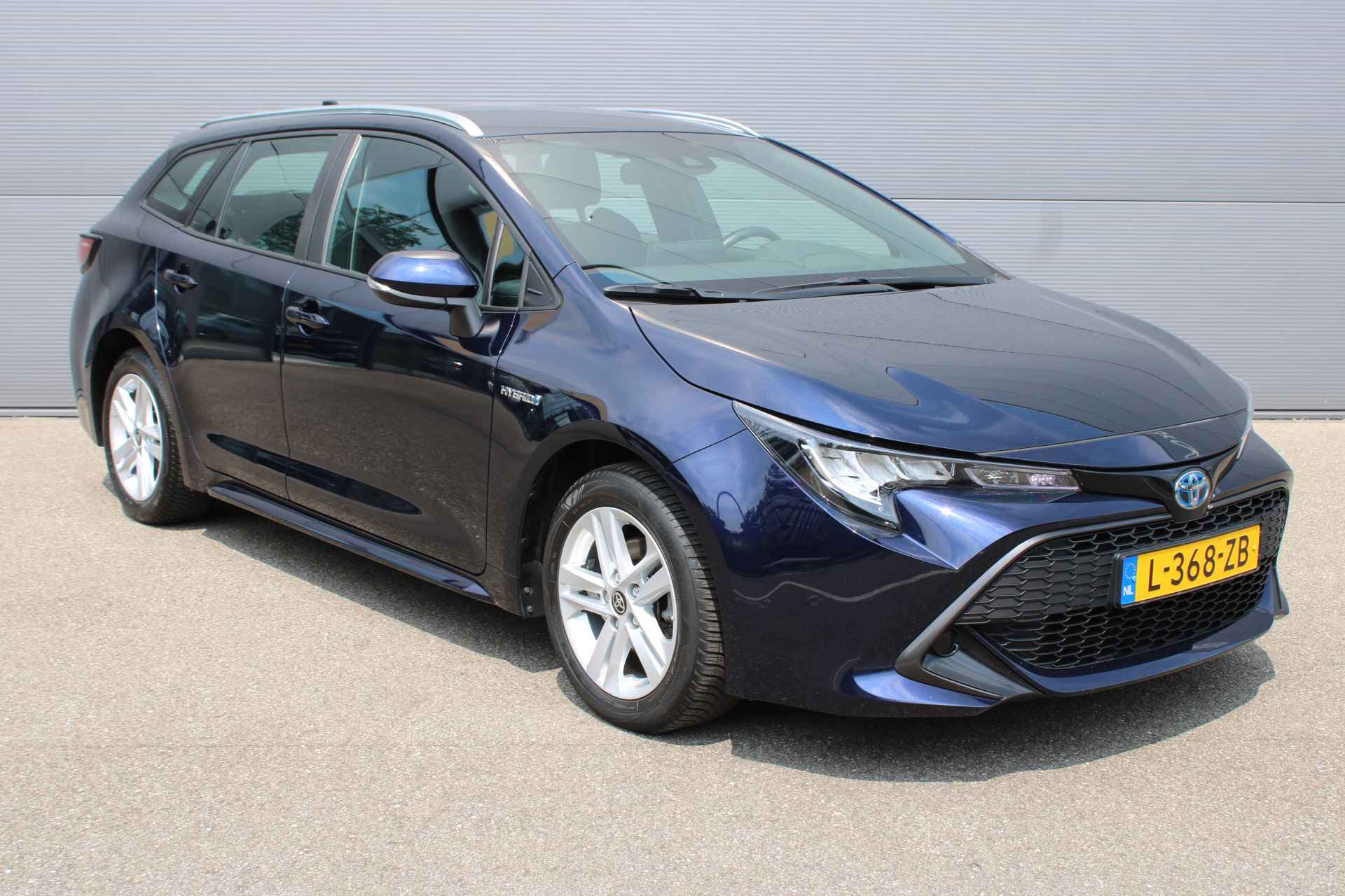 Toyota Corolla Touring Sport Active 1.8 Hybrid automaat | HYBRIDE | LED | DAB | KEYLESS START | CAMERA | CARPLAY/ANDROID | - 4/35