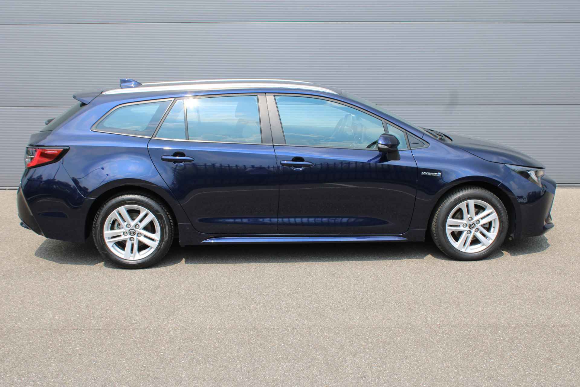 Toyota Corolla Touring Sport Active 1.8 Hybrid automaat | HYBRIDE | LED | DAB | KEYLESS START | CAMERA | CARPLAY/ANDROID | - 5/35