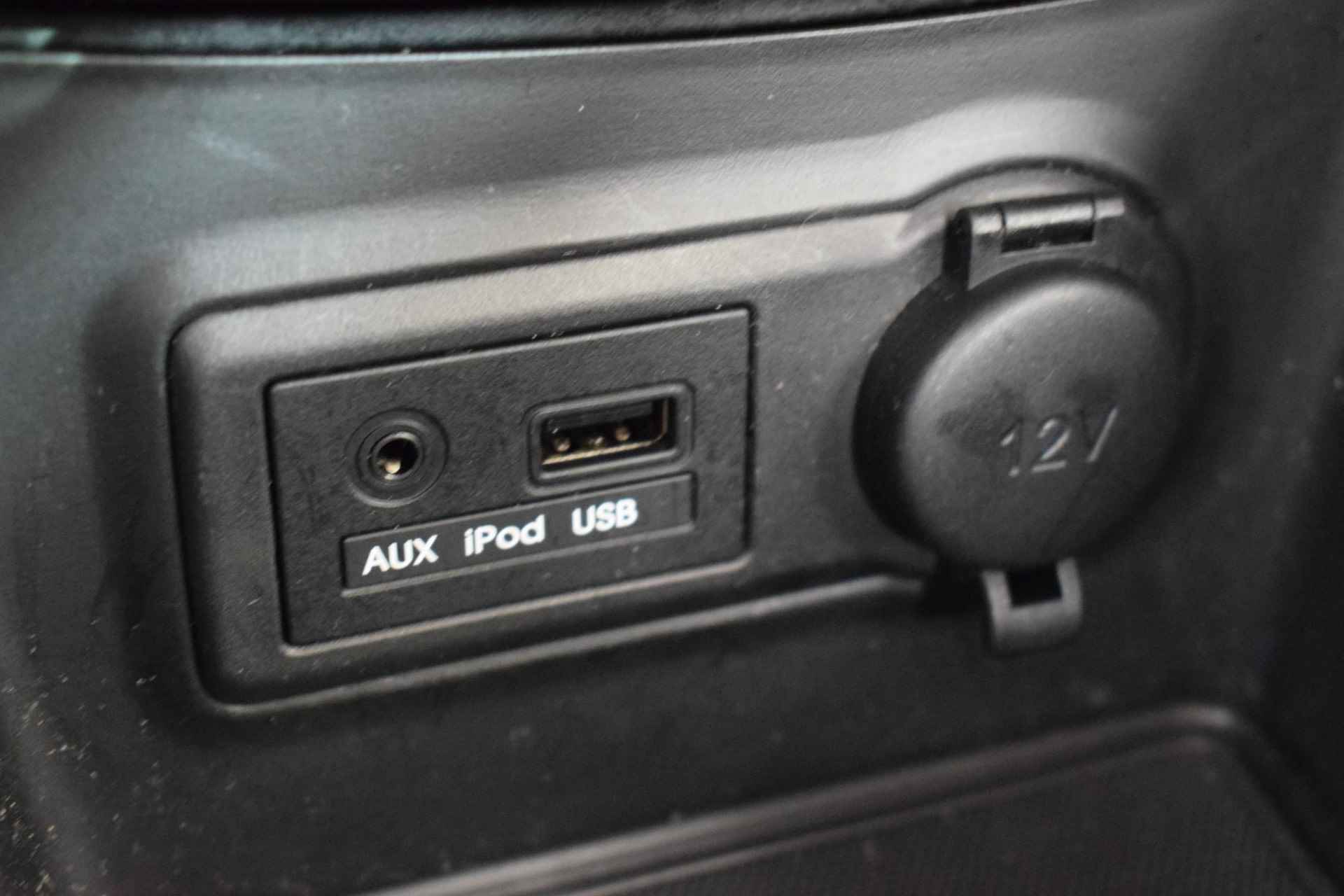 Kia Venga 1.4 CVVT ComfortLine | Airco | USB-aansluiting voor | Elektrische ramen voor | Elektrisch verstelbare zijspiegels | Bluetooth | - 27/41