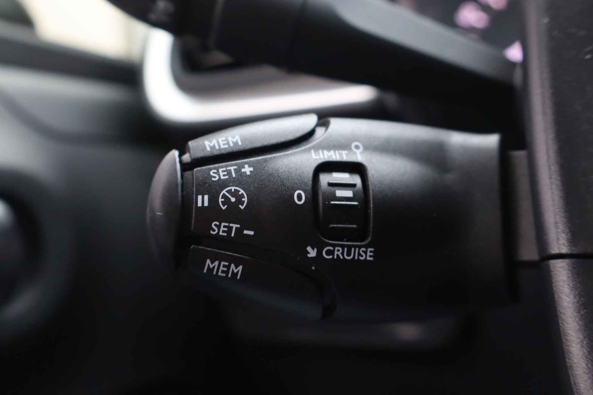 Citroën C3 1.2 PureTech S&S Feel Edition NL-Auto!! Climate I Navigatie - 18/30