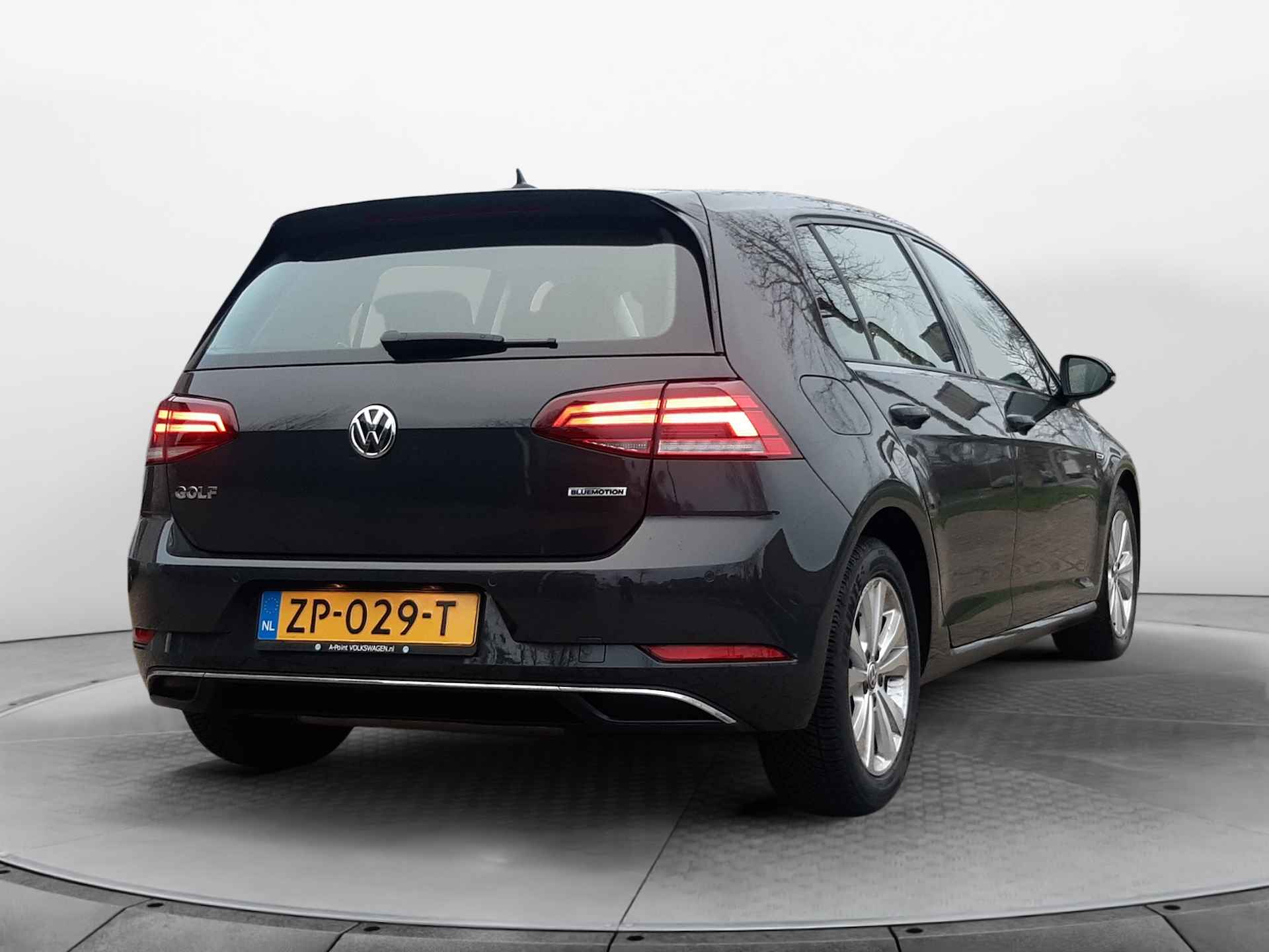 Volkswagen Golf 1.5 TSI Comfortline (131 PK) 1e-Eig, V.W.-Dealer-Onderh, 12-Mnd-BOVAG, NL-Auto, Alarm-Klasse-3, Navigatie/Apple-Carplay/Android-Auto, Adaptive-Cruisecontrol, Parkeersensoren-V+A, Lm-Velgen-16Inch Privacy-Glas - 4/35