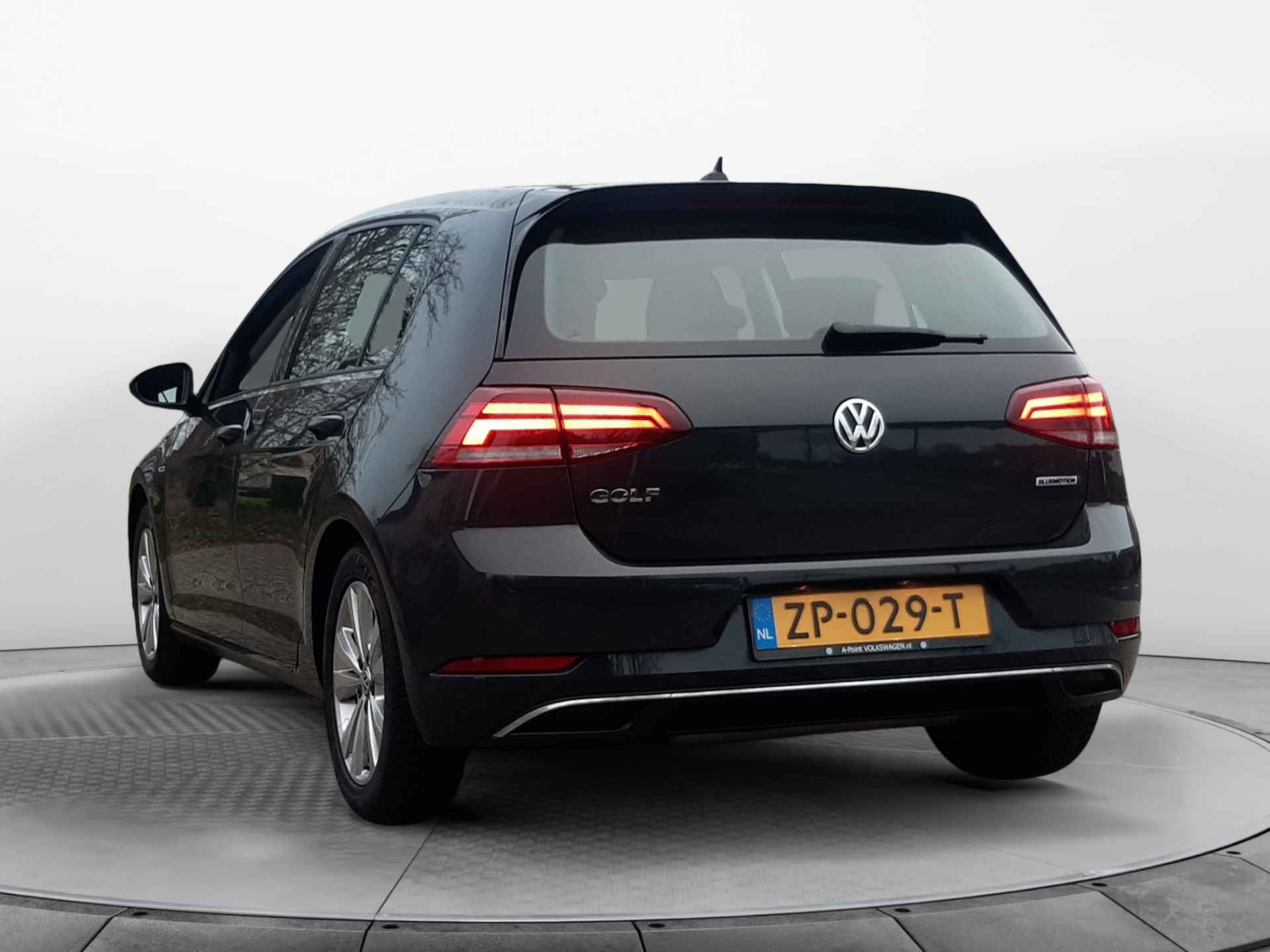 Volkswagen Golf 1.5 TSI Comfortline (131 PK) 1e-Eig, V.W.-Dealer-Onderh, 12-Mnd-BOVAG, NL-Auto, Alarm-Klasse-3, Navigatie/Apple-Carplay/Android-Auto, Adaptive-Cruisecontrol, Parkeersensoren-V+A, Lm-Velgen-16Inch Privacy-Glas - 14/35